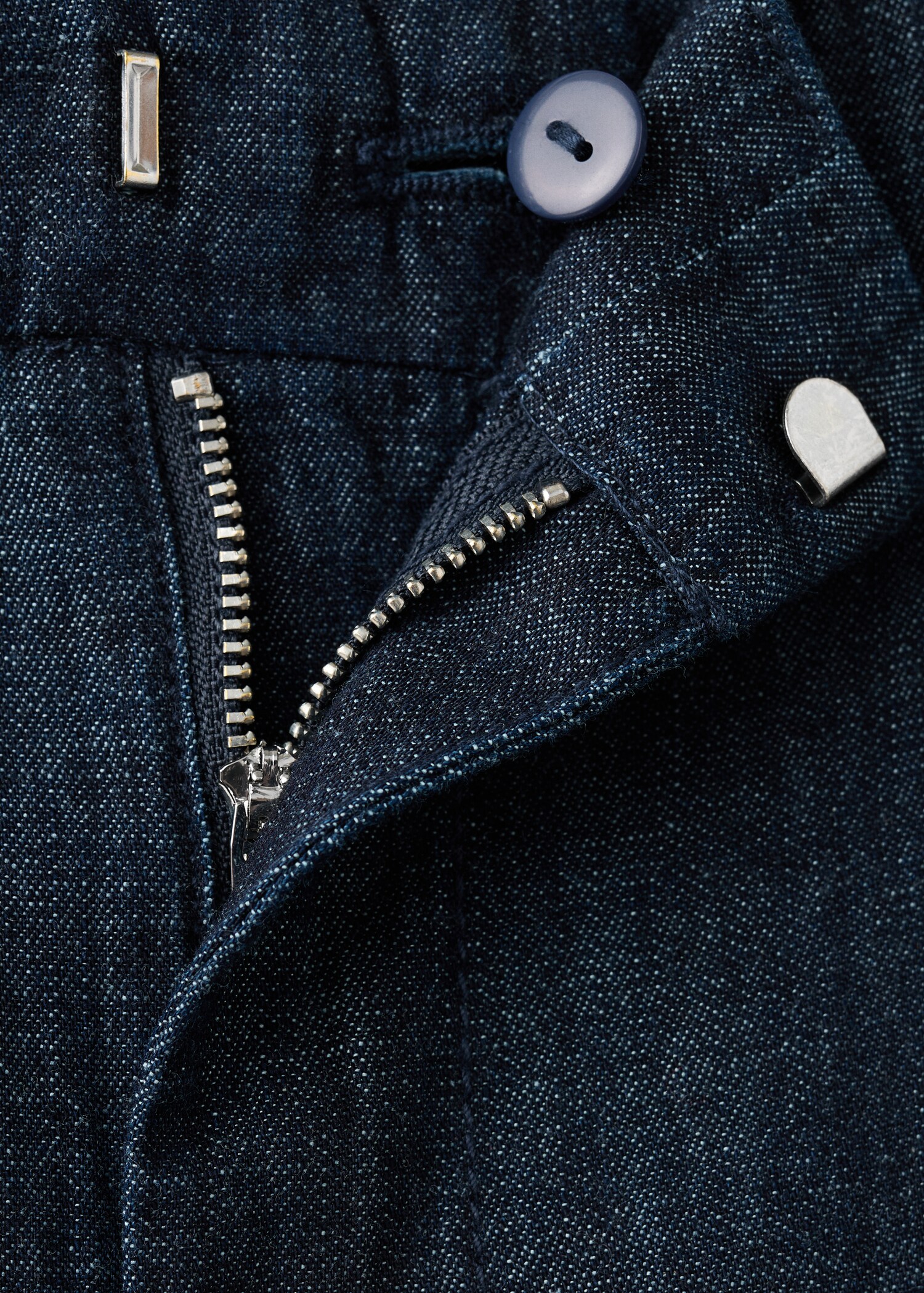 Wide leg mid-rise jeans - Details of the article 8