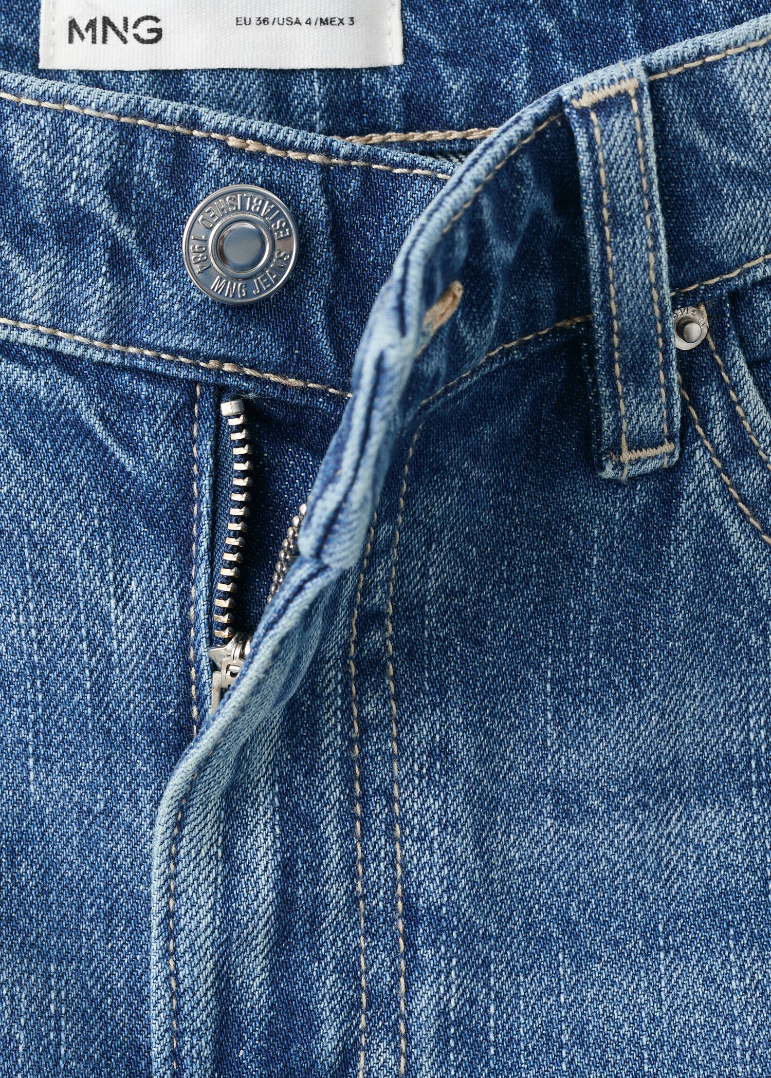 Straight-leg mid-rise denim shorts - Details of the article 8
