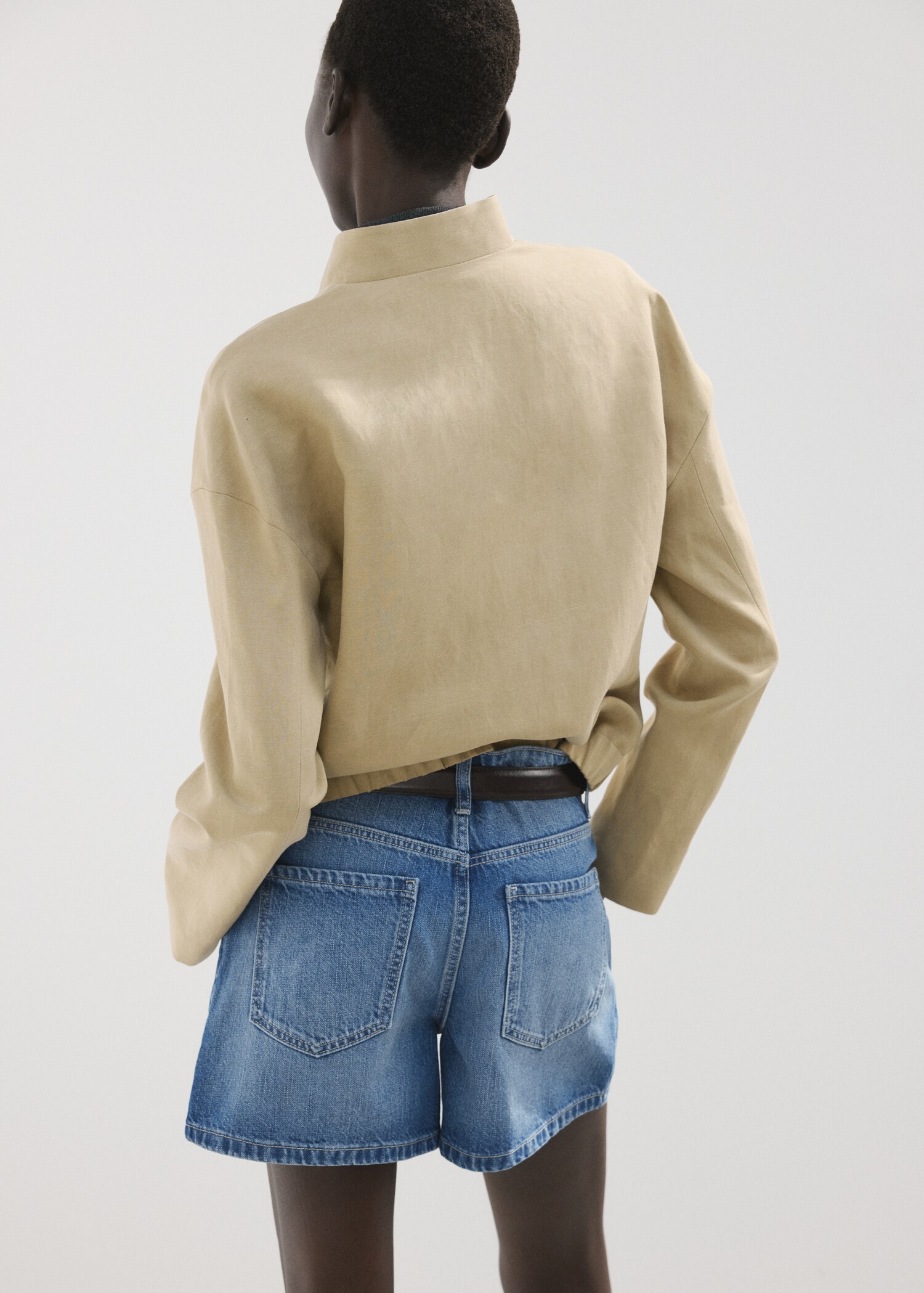 Straight-leg mid-rise denim shorts - Reverse of the article