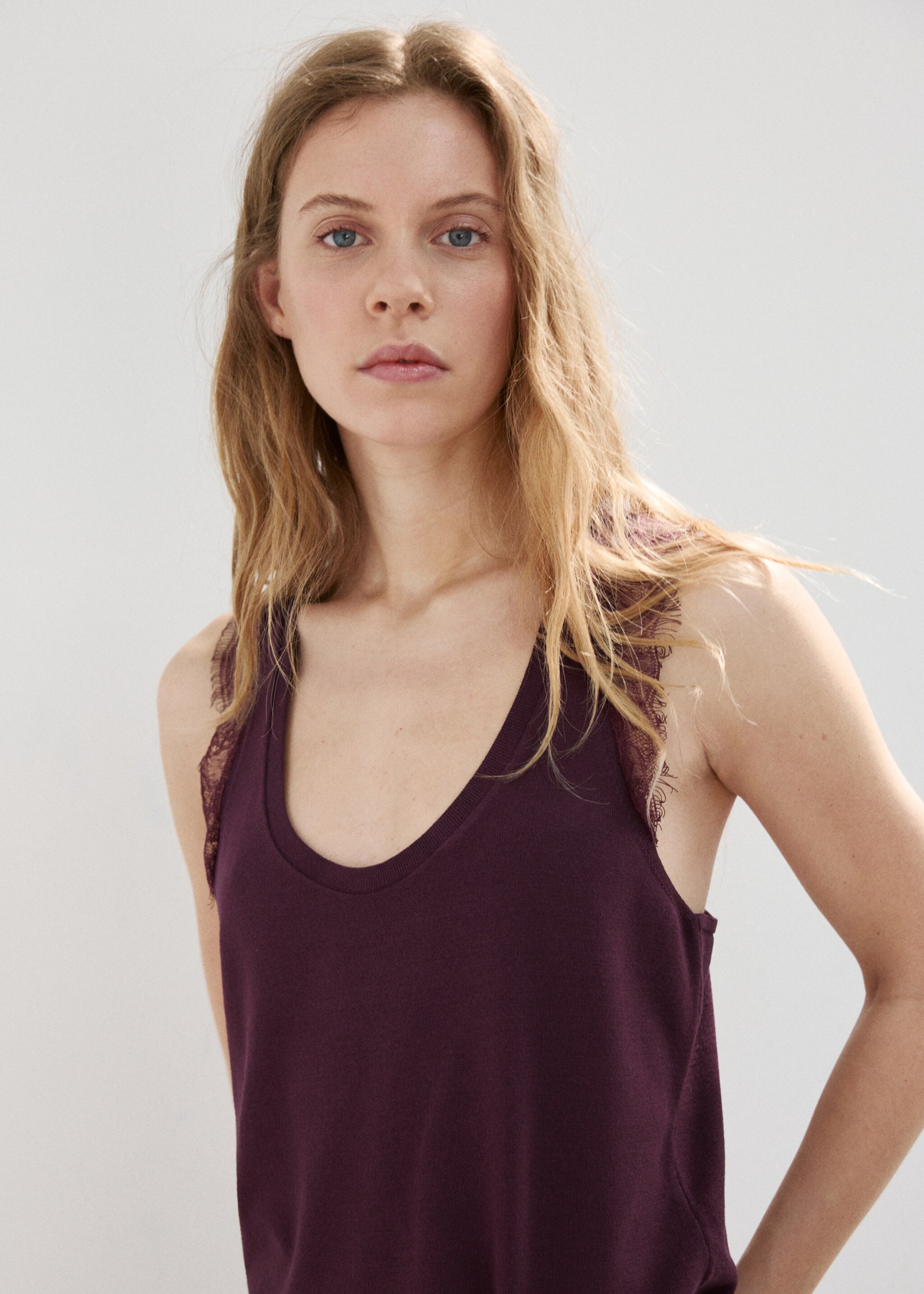 Lace back knit top - Details of the article 1, Purple. Ref: 27027167-00.