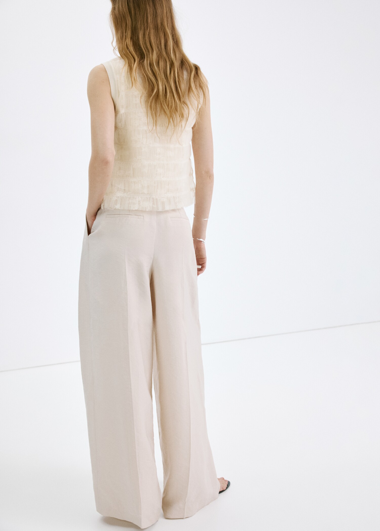 Ruffle knit top - Reverse of the article