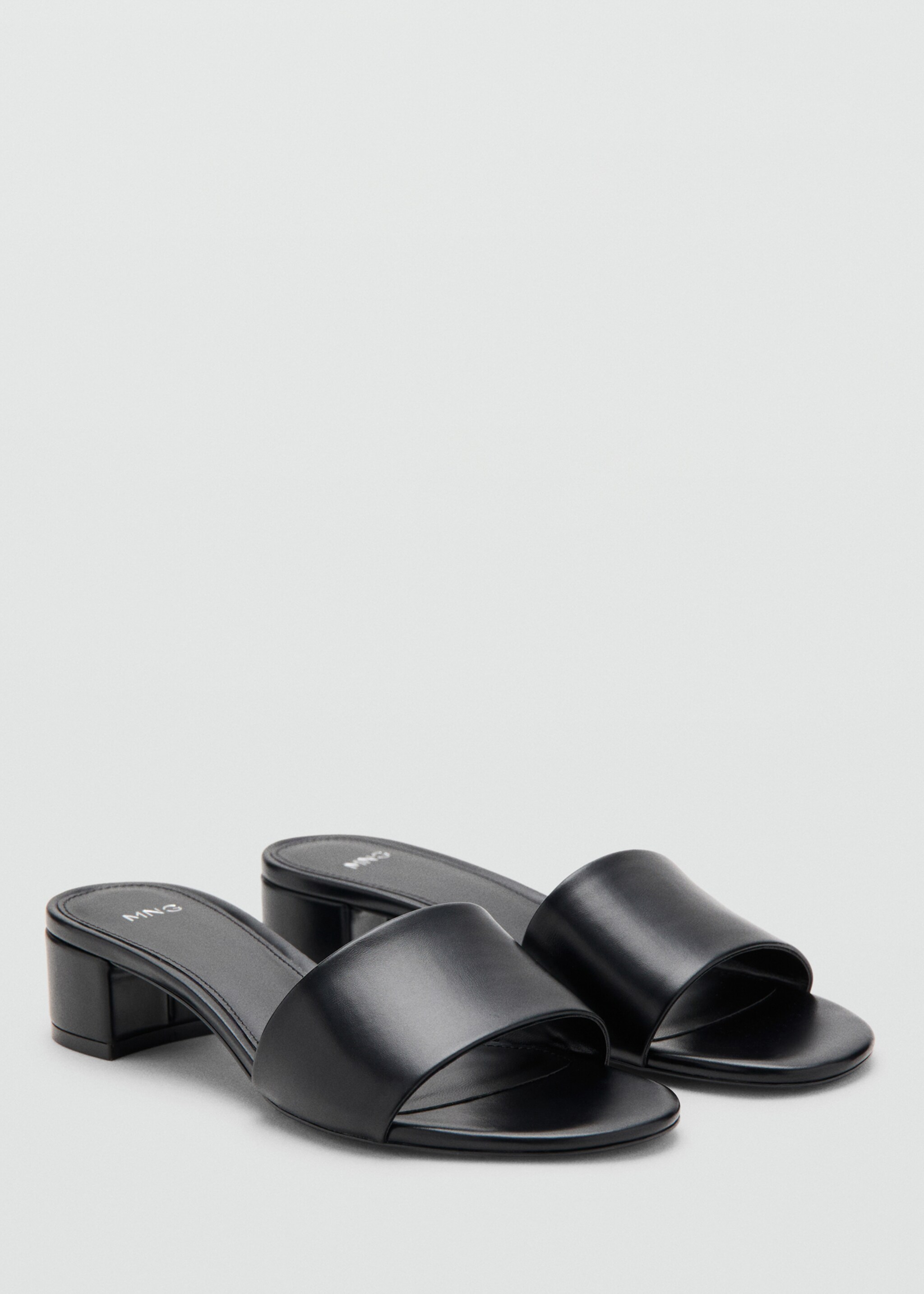 Block-heel sandals with strap - Medium plane, Black. Ref: 27027781-00.