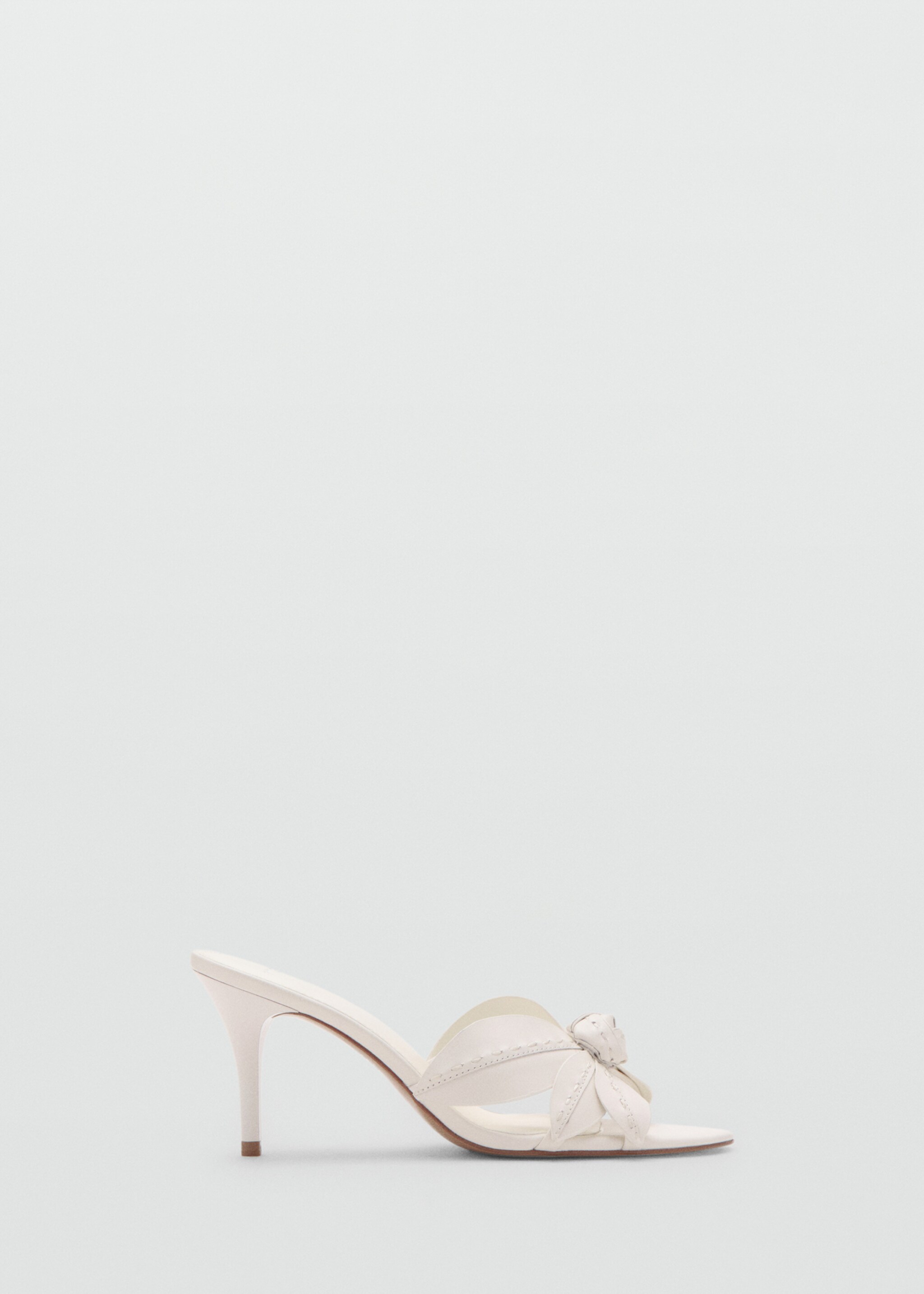 Leather sandals with flower heel - Article without model, Ecru. Ref: 27027782-00.