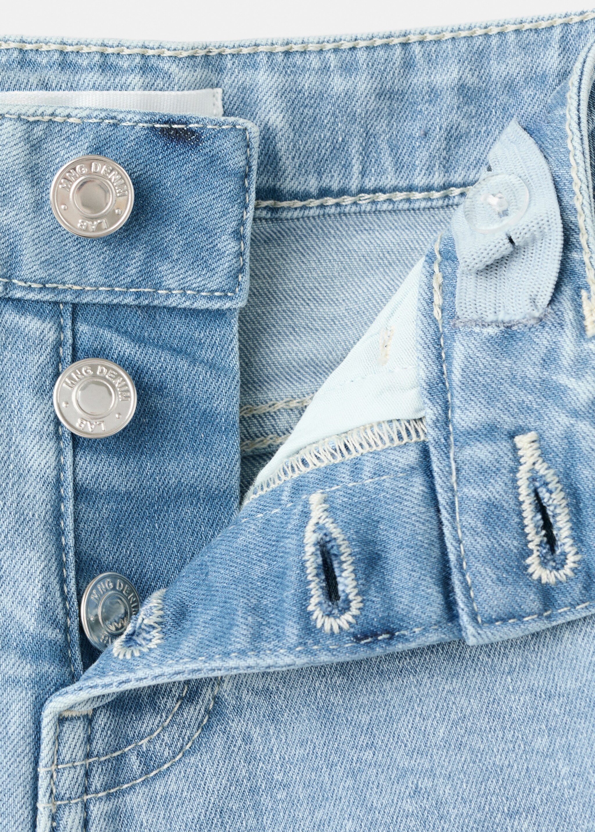 Frayed hem shorts - Details of the article 8, Light Blue. Ref: 27027783-00.