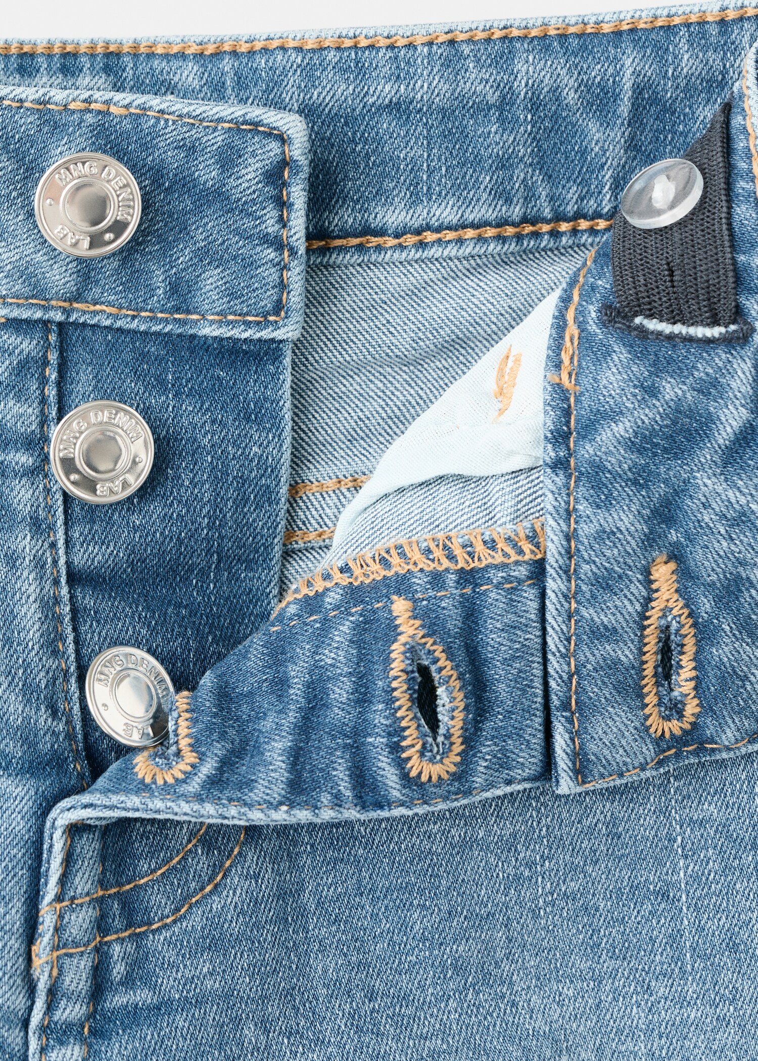 Frayed hem shorts - Details of the article 8