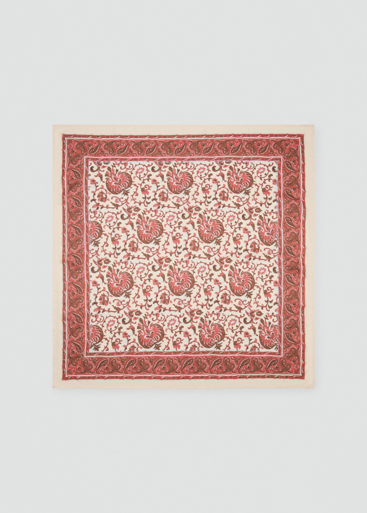 Платок с цветочным принтом - Изделие без модели