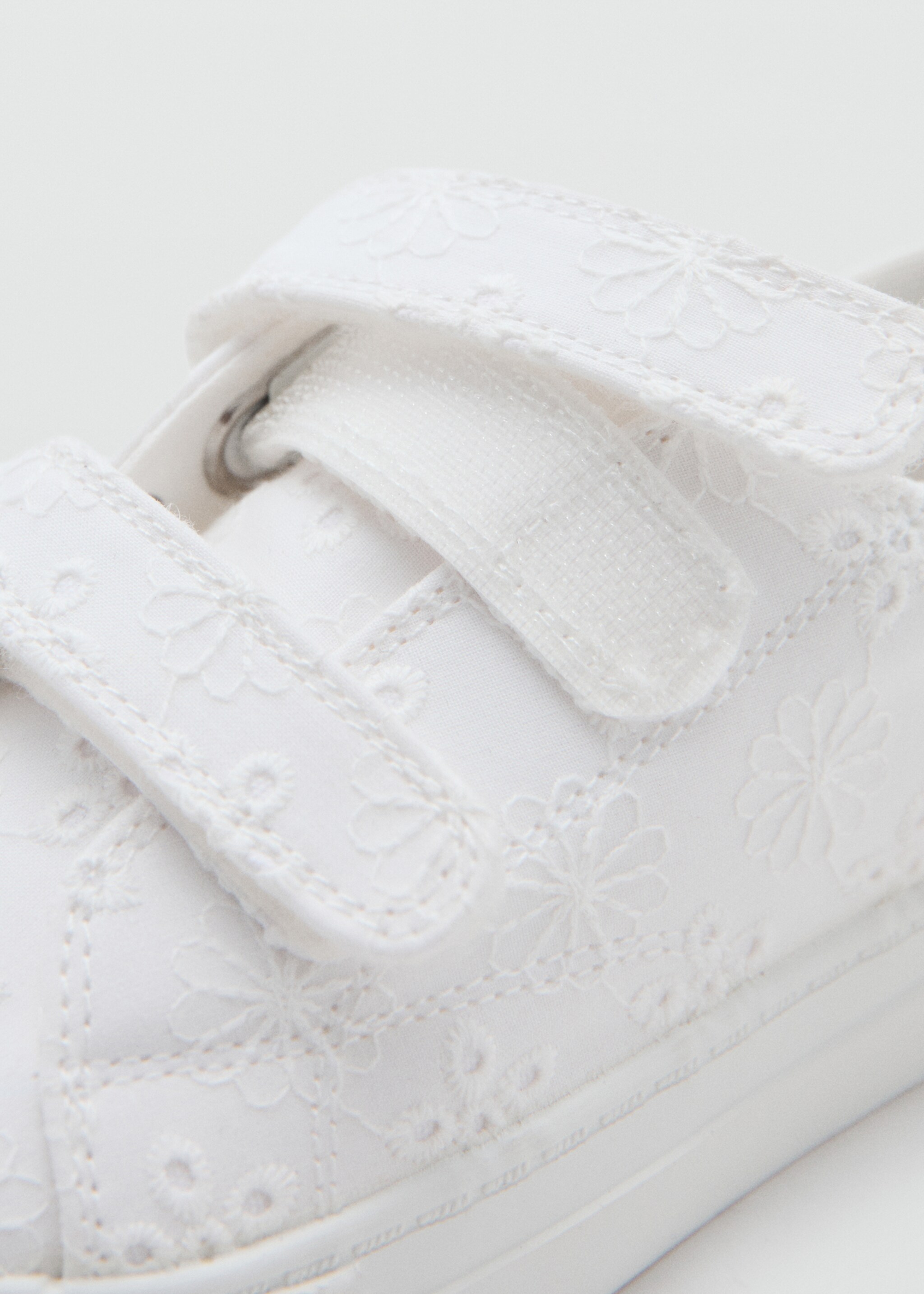Floral-embroidered trainers - Details of the article 2, Off White. Ref: 27027893-00.