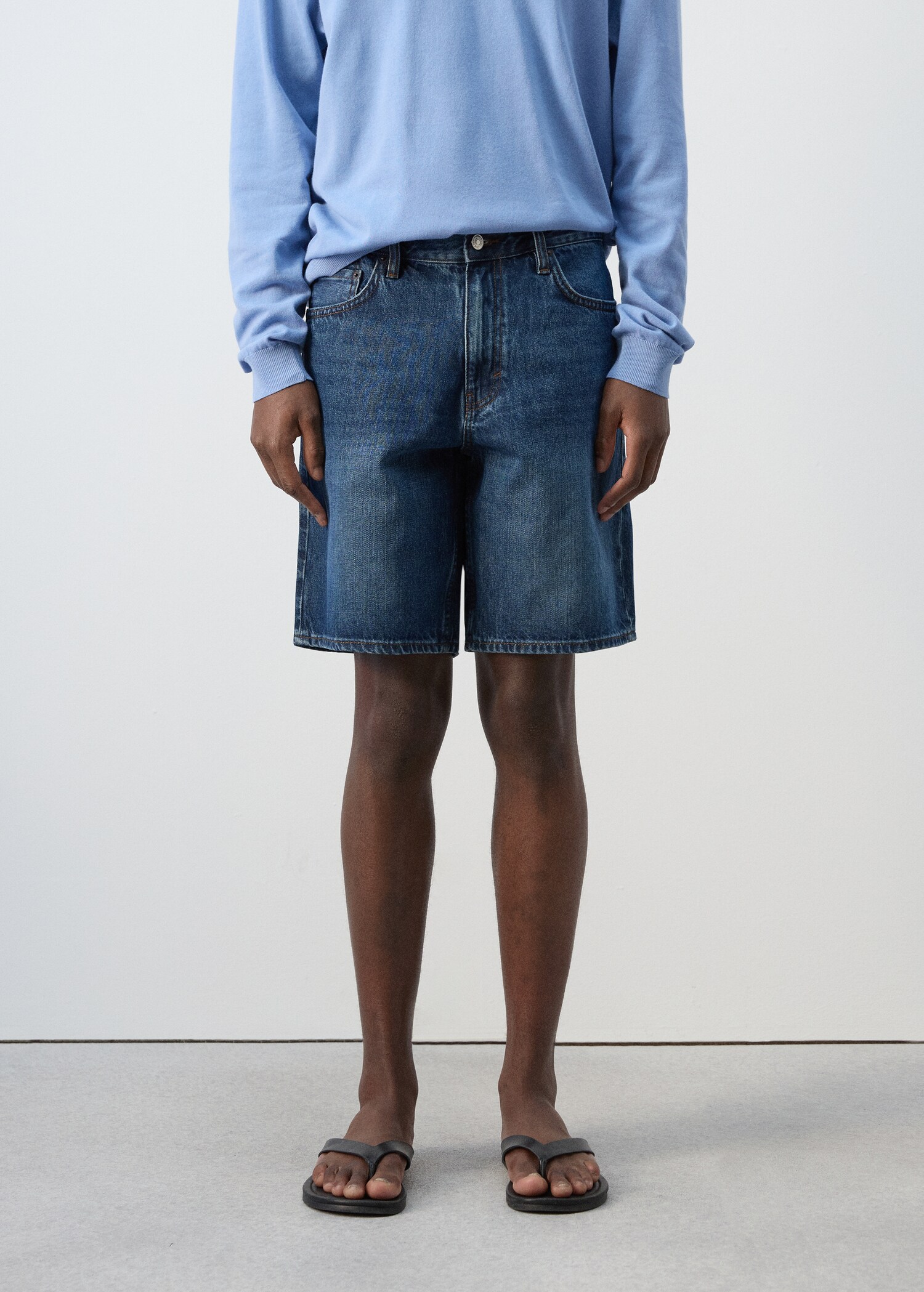 Gerade Jeans-Bermudashorts - Mittlere Ansicht