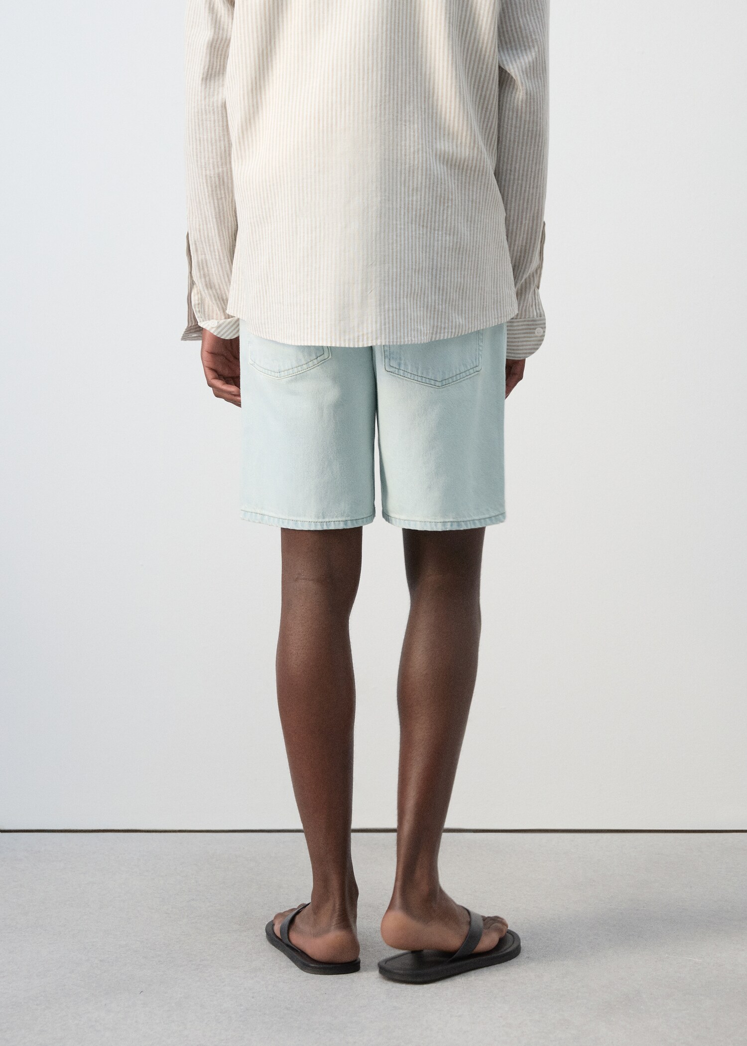 Straight-fit denim bermuda shorts - Reverse of the article