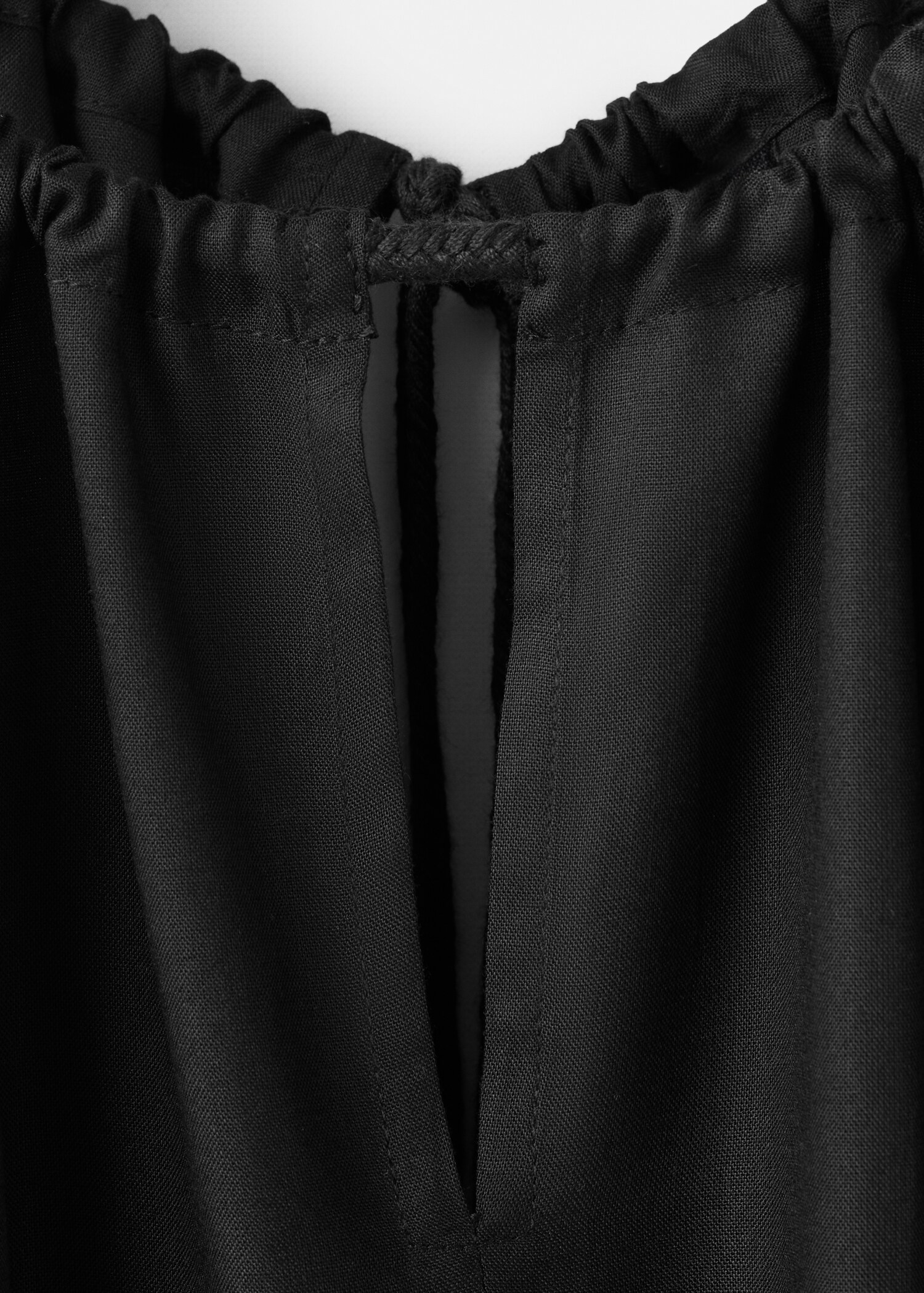 Top à encolure américaine détail froncé - Détail de l'article 0