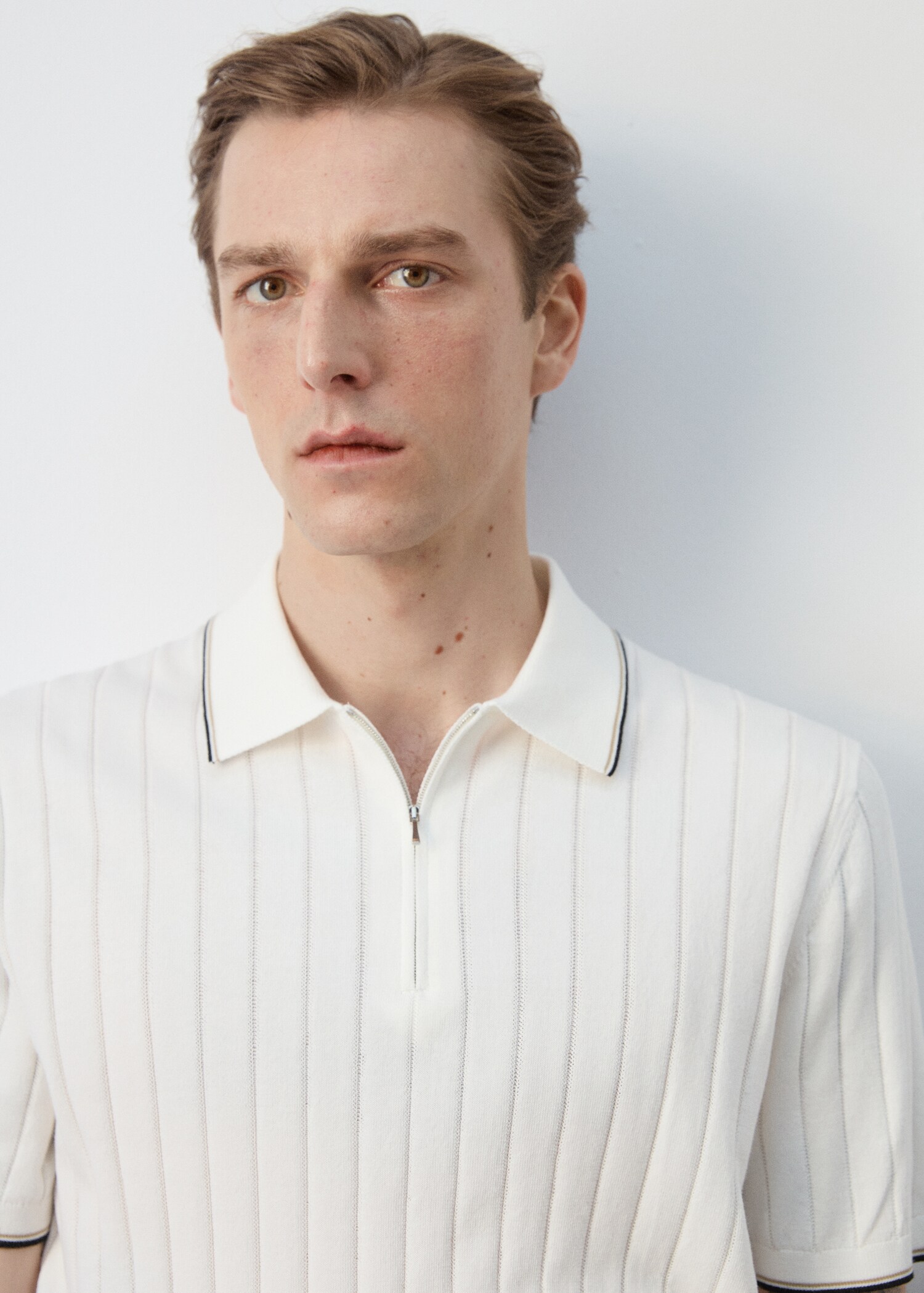 Fine-knit polo shirt with zip - Details of the article 1