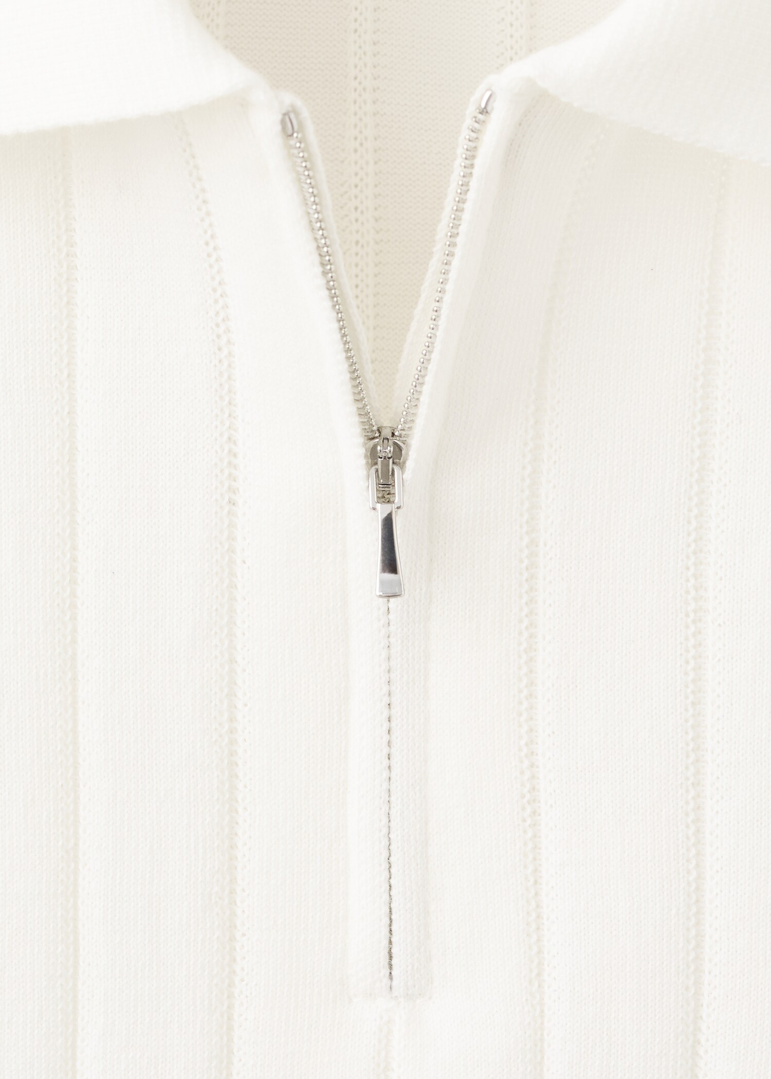 Fine-knit polo shirt with zip - Details of the article 8