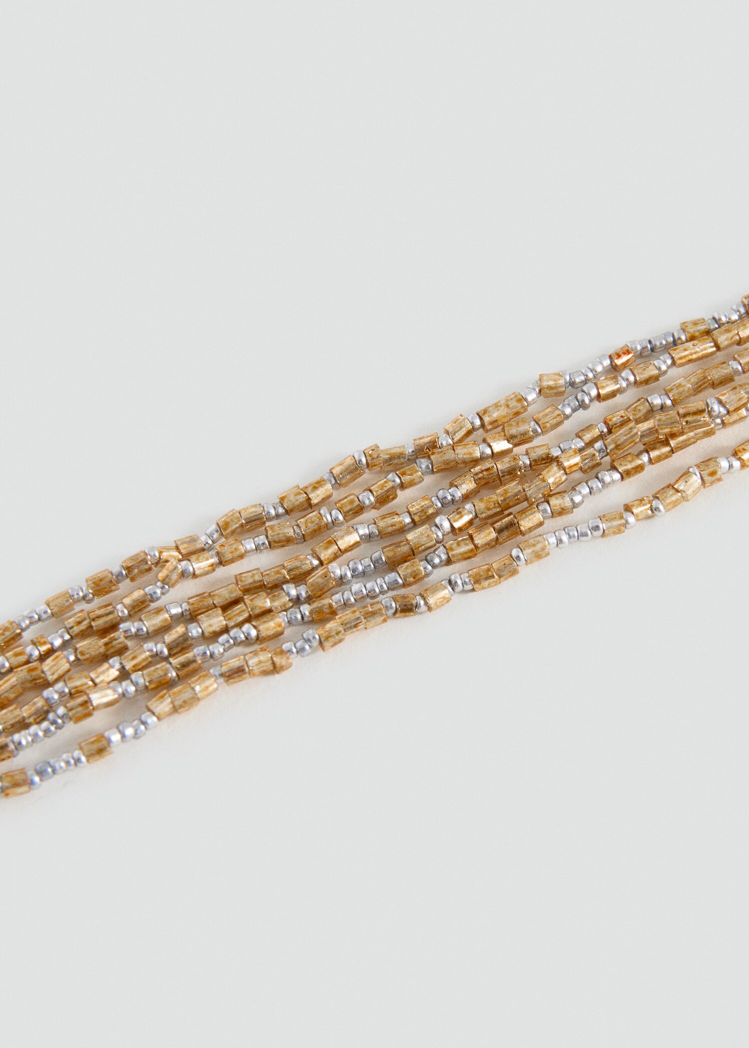 Mehrreihige Kette mit Anhänger - Mittlere Ansicht