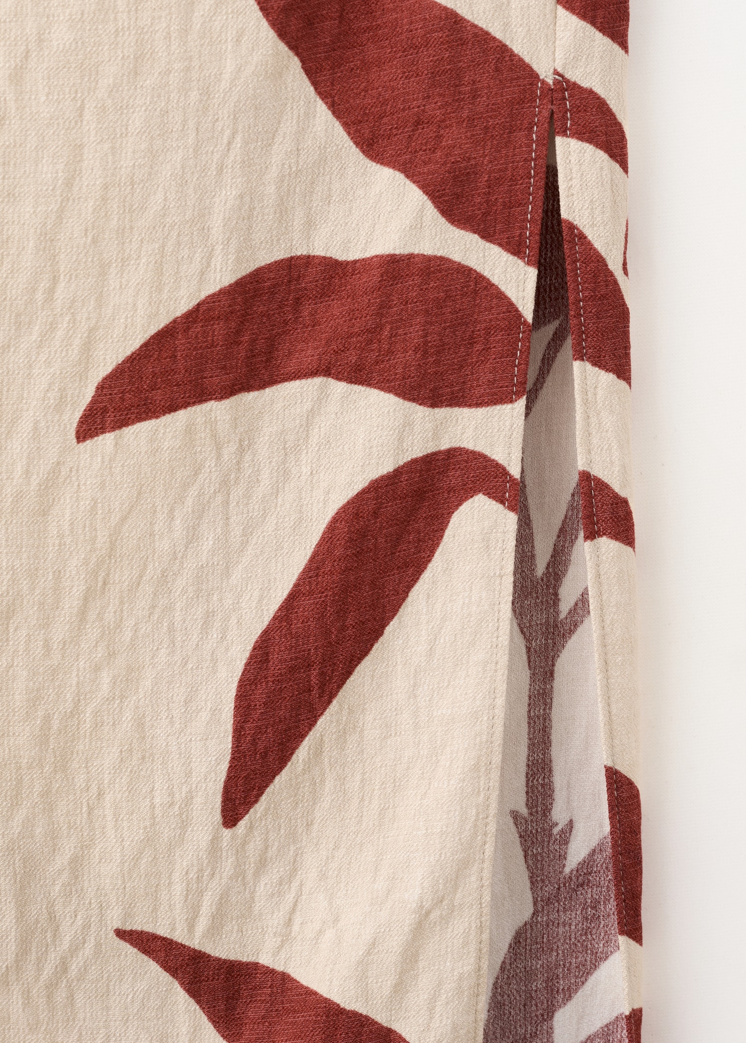 Asymmetrical dress with gathered body - Details of the article 0