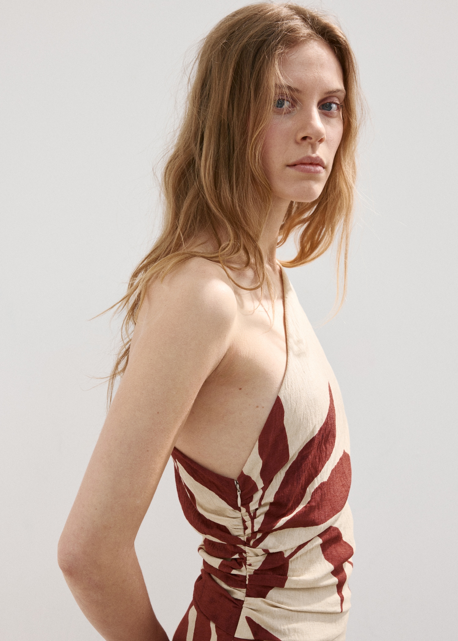 Asymmetrical dress with gathered body - Details of the article 1
