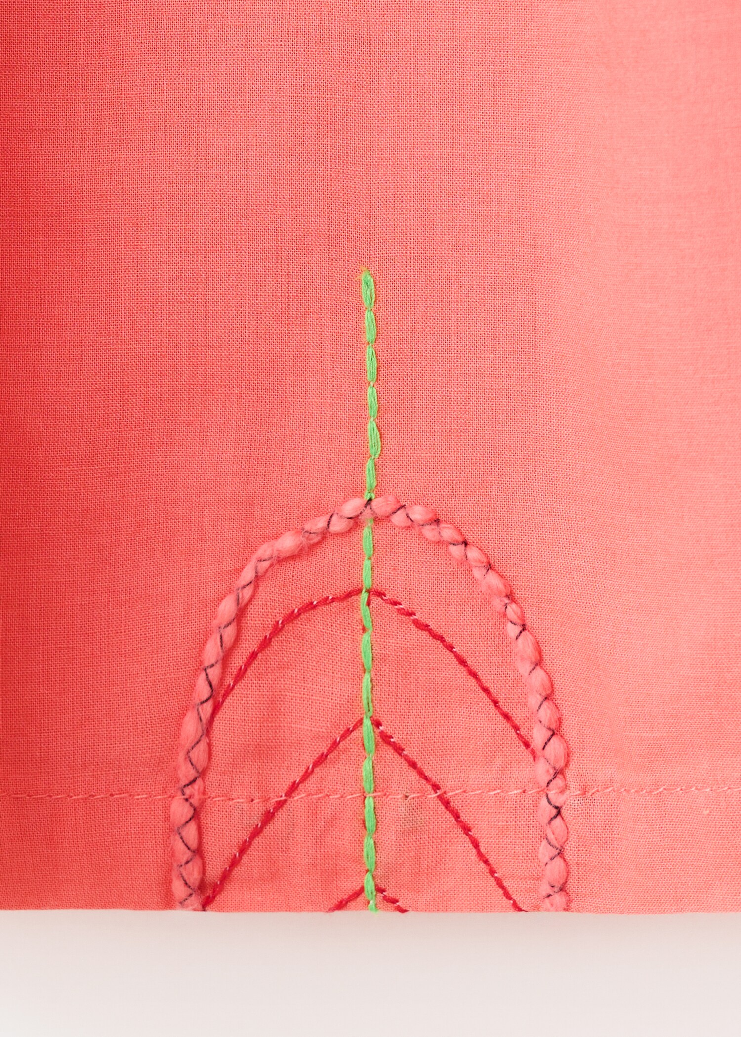 Strapless dress with embroidered details - Details of the article 0