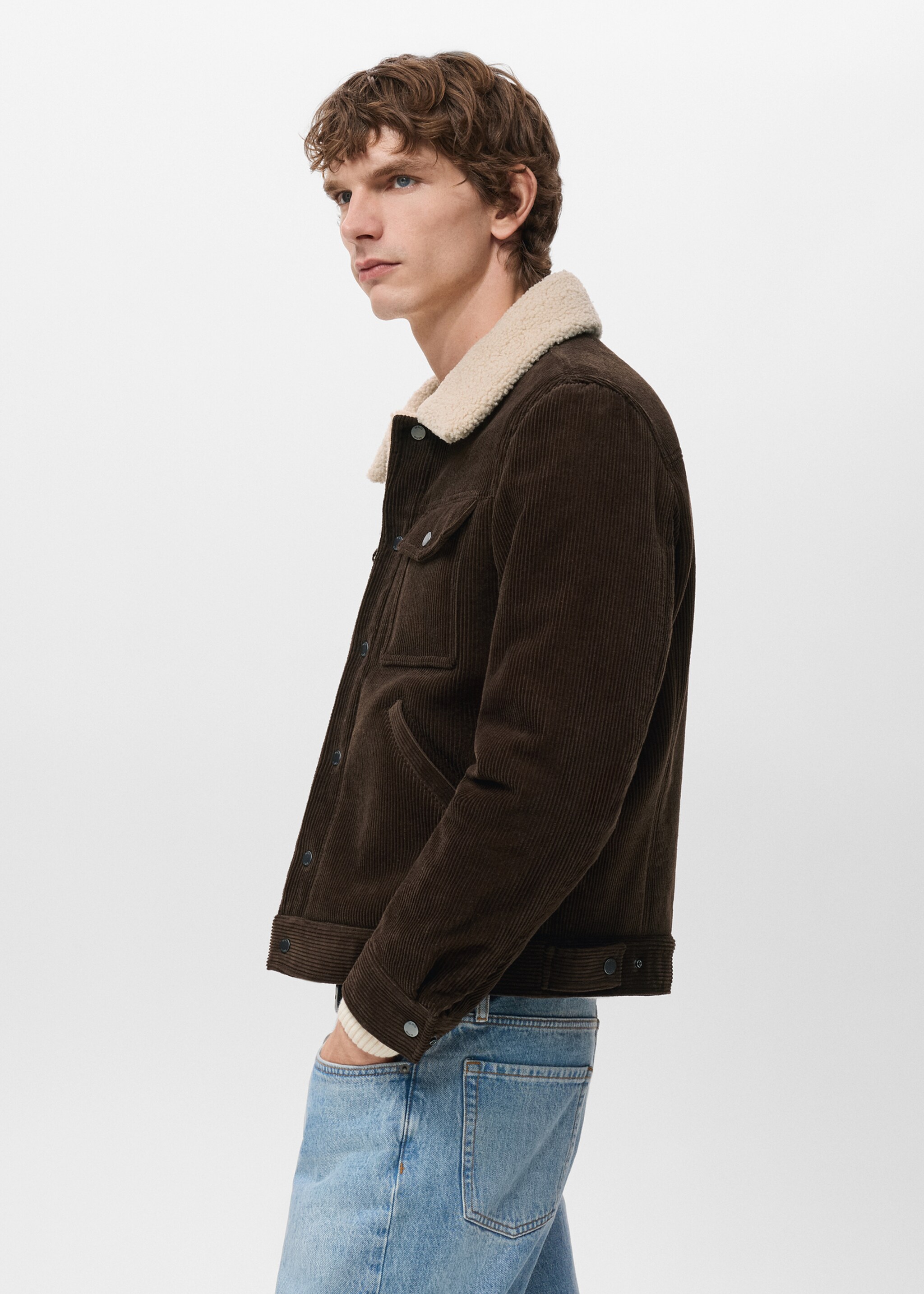 Blouson velours côtelé doublé imitation mouton - Détail de l'article 2, Chocolat. Ref: 27031179-00.