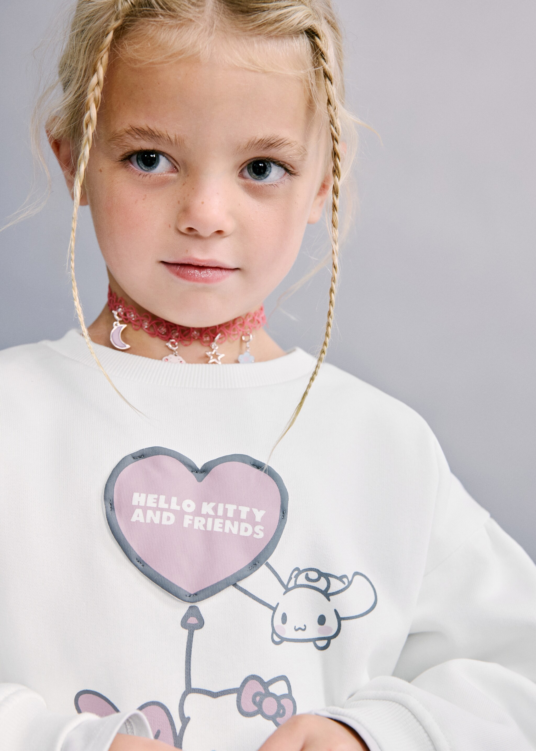 Sweat-shirt Hello Kitty - Plan moyen, Blanc cassé. Ref: 27031187-00.