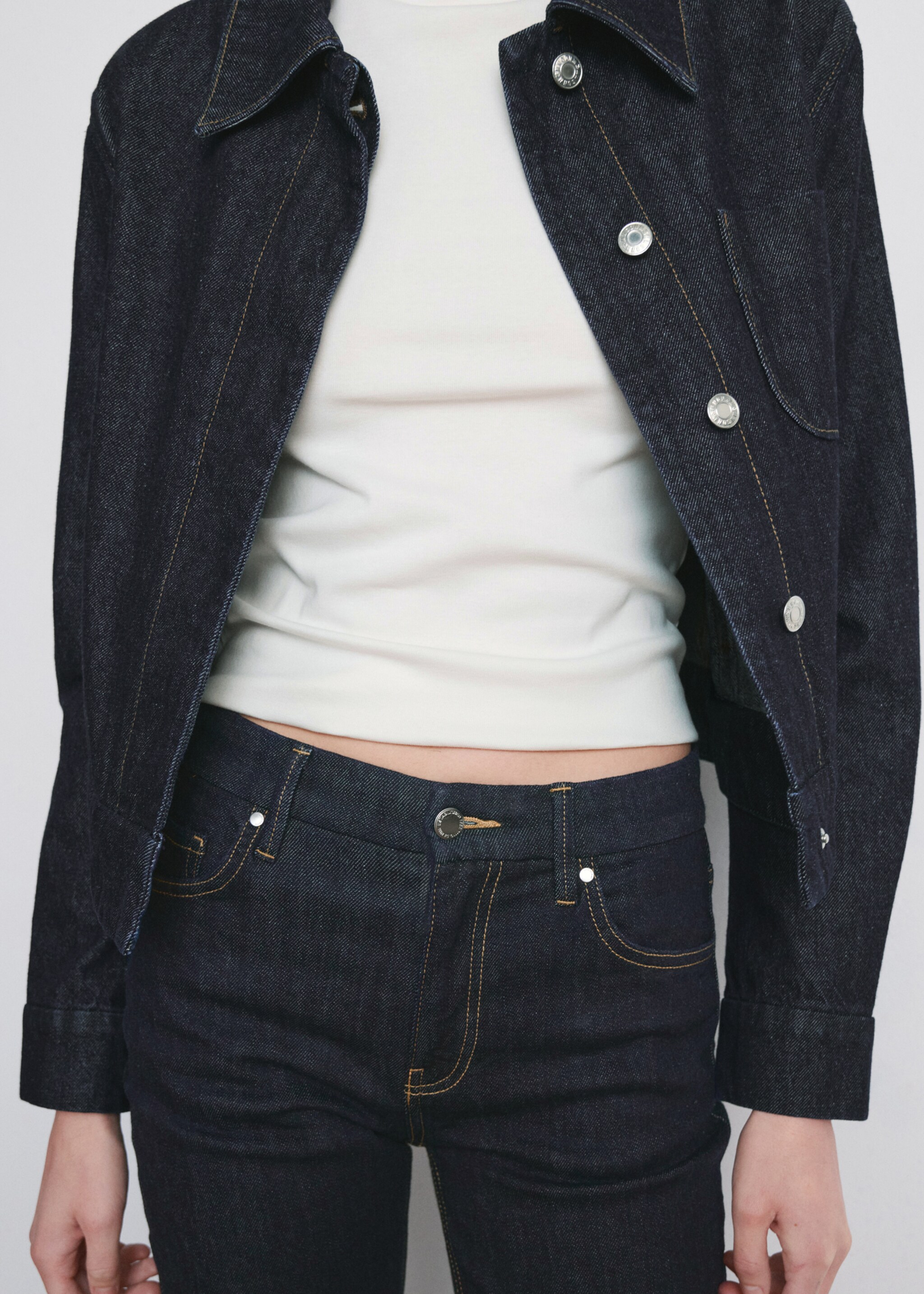 Violet flared high-rise jeans - Details of the article 6, Open Blue. Ref: 27031191-00.