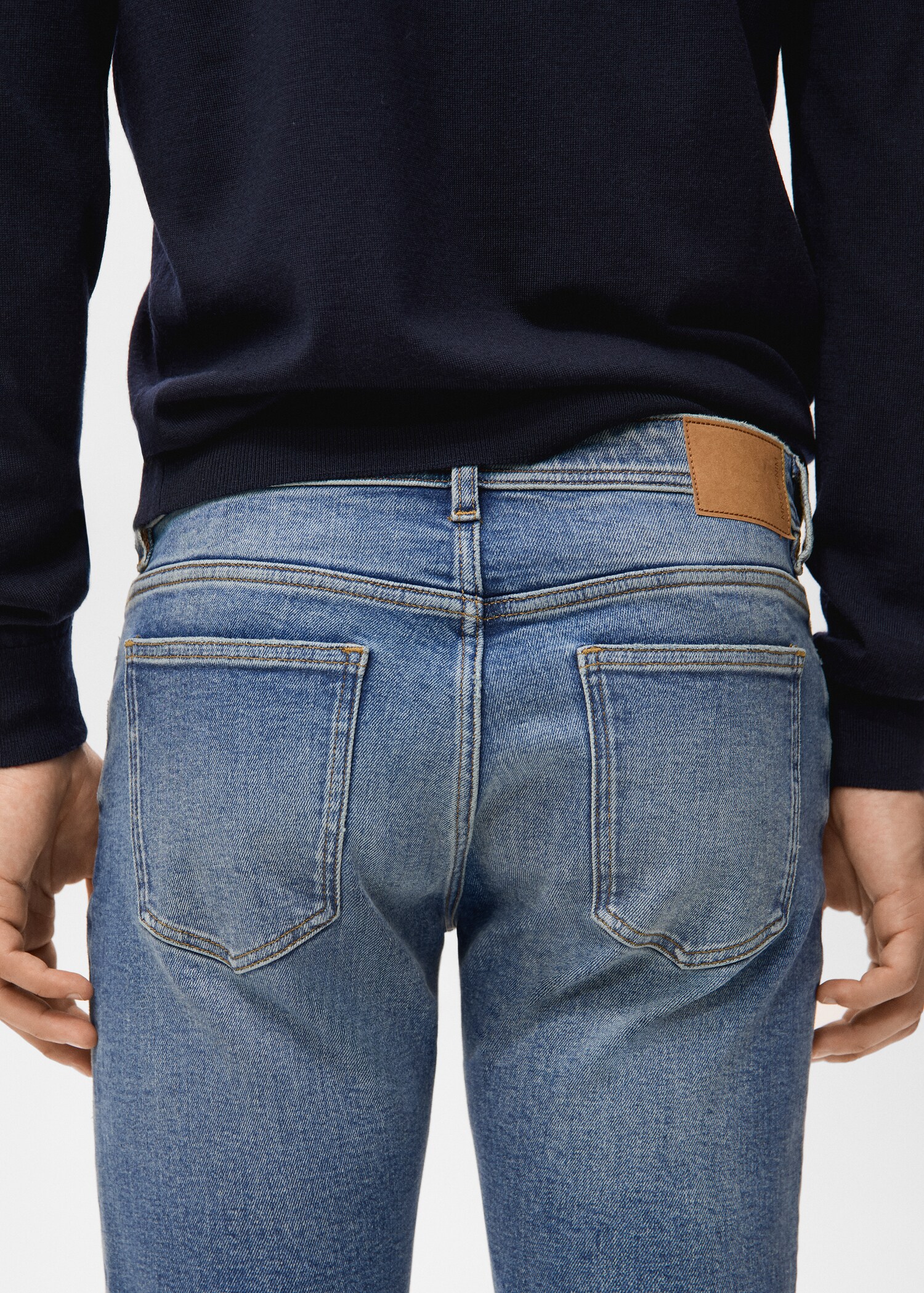 Jan slim-fit faded dark-wash jeans - Details of the article 6