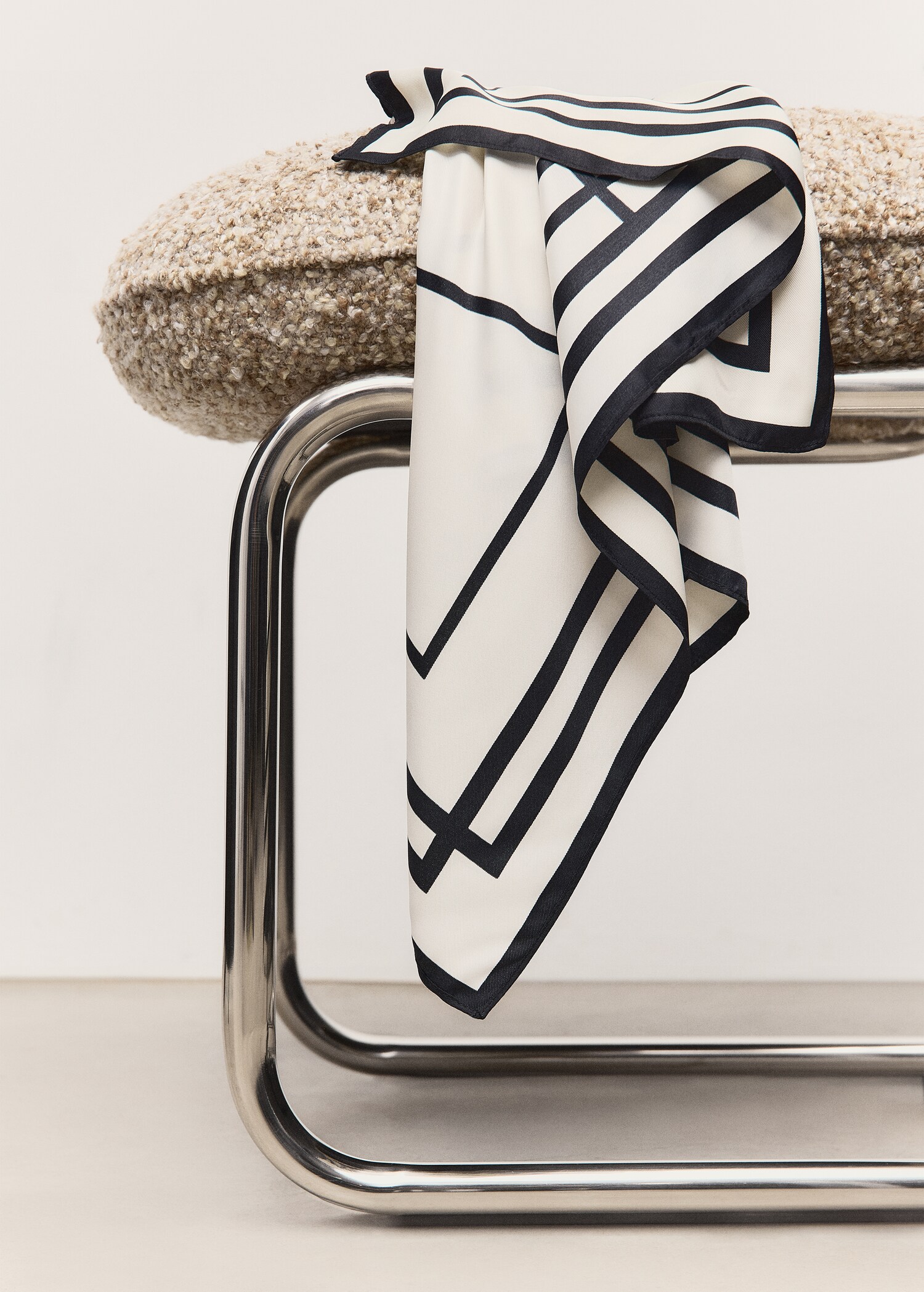 Geometric printed foulard - Details of the article 6