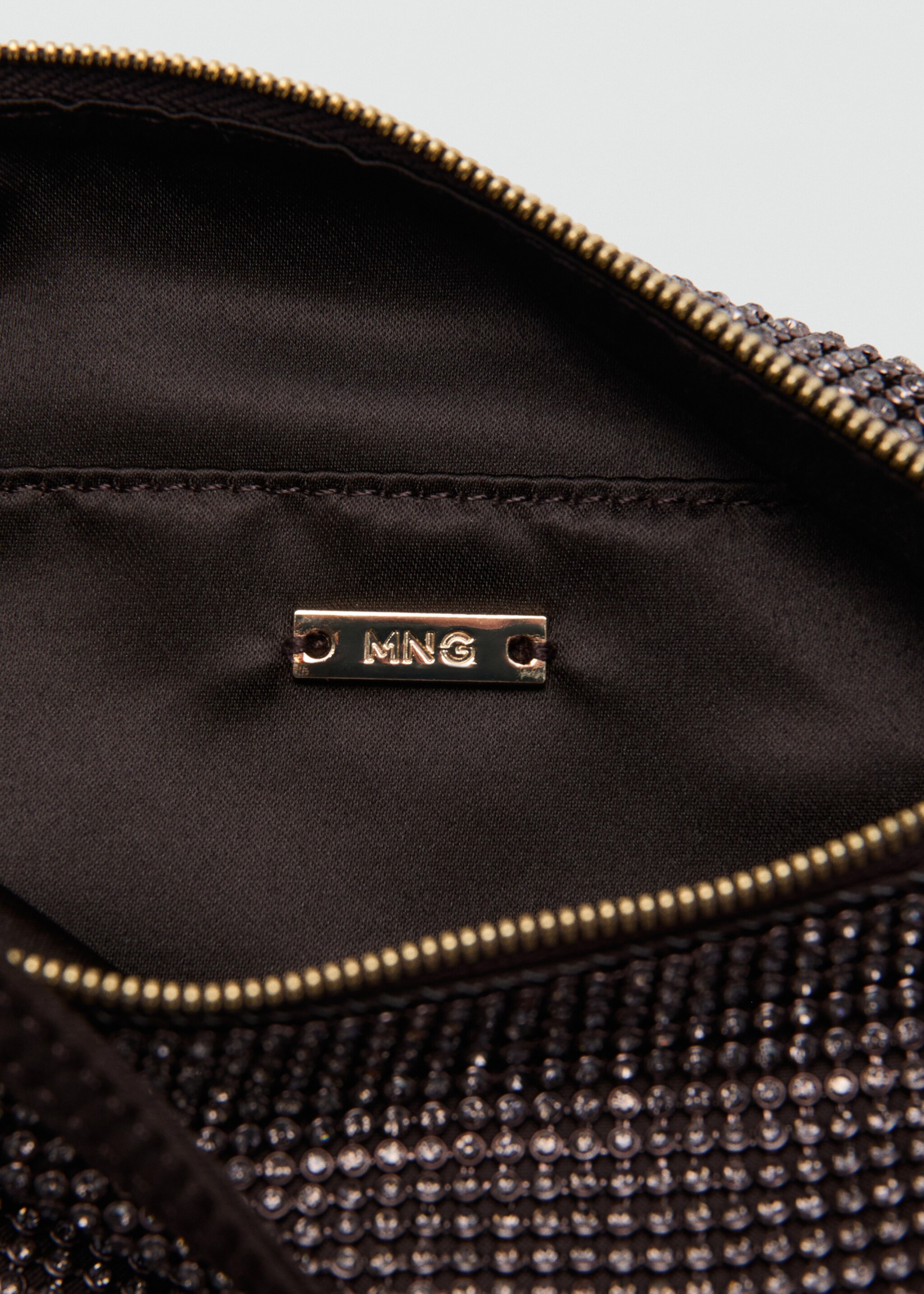 Handbag with rhinestones - Details of the article 3, Chocolate. Ref: 27031206-00.