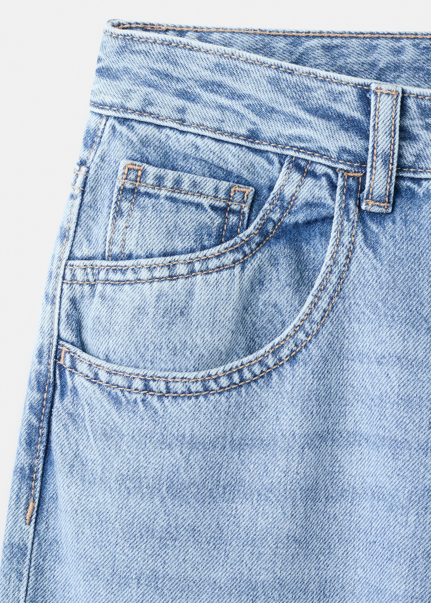 Low-waist straight-leg jeans - Details of the article 0