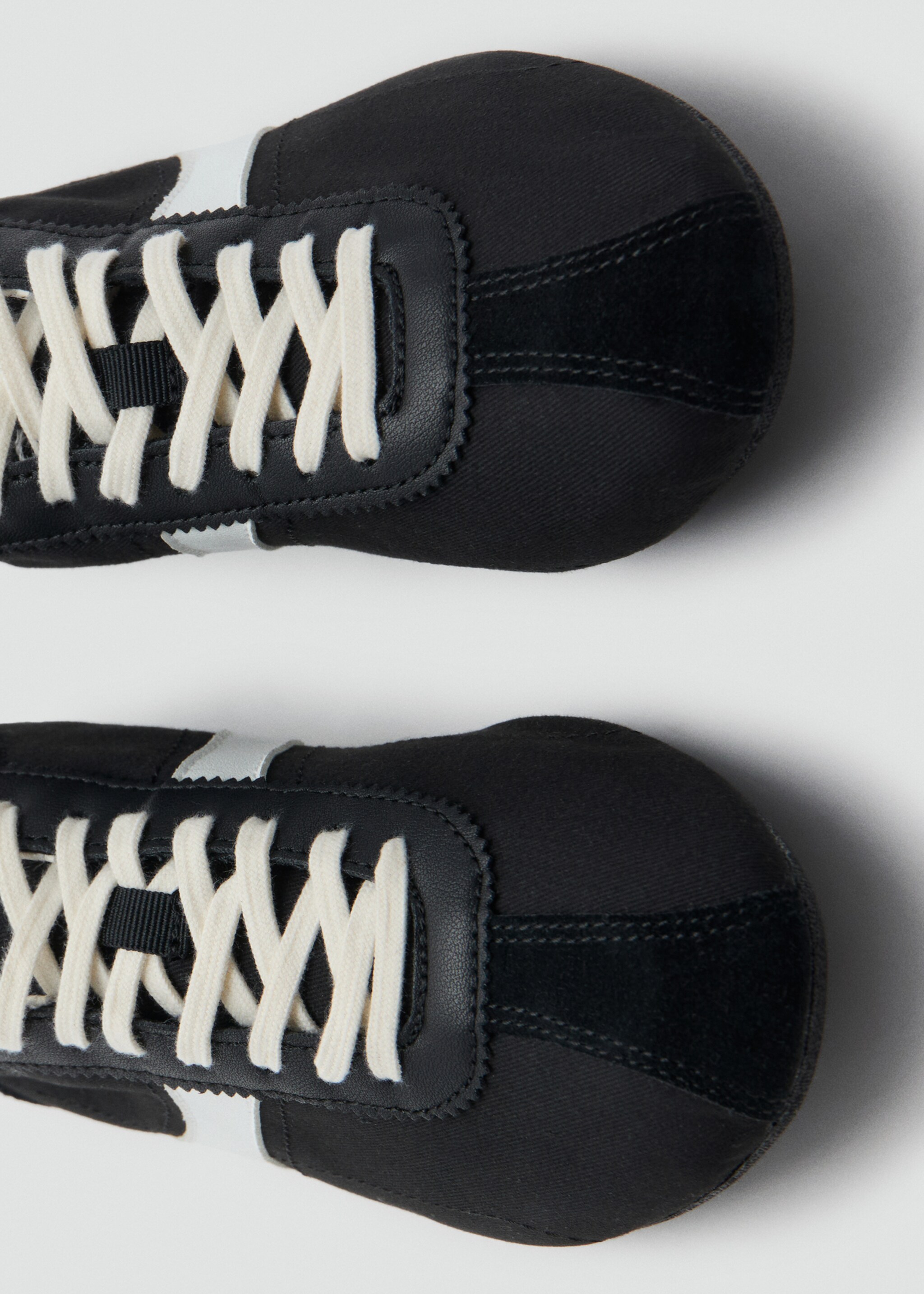 Tennis combinées à lacets - Détail de l'article 1, Noir. Ref: 27031229-00.