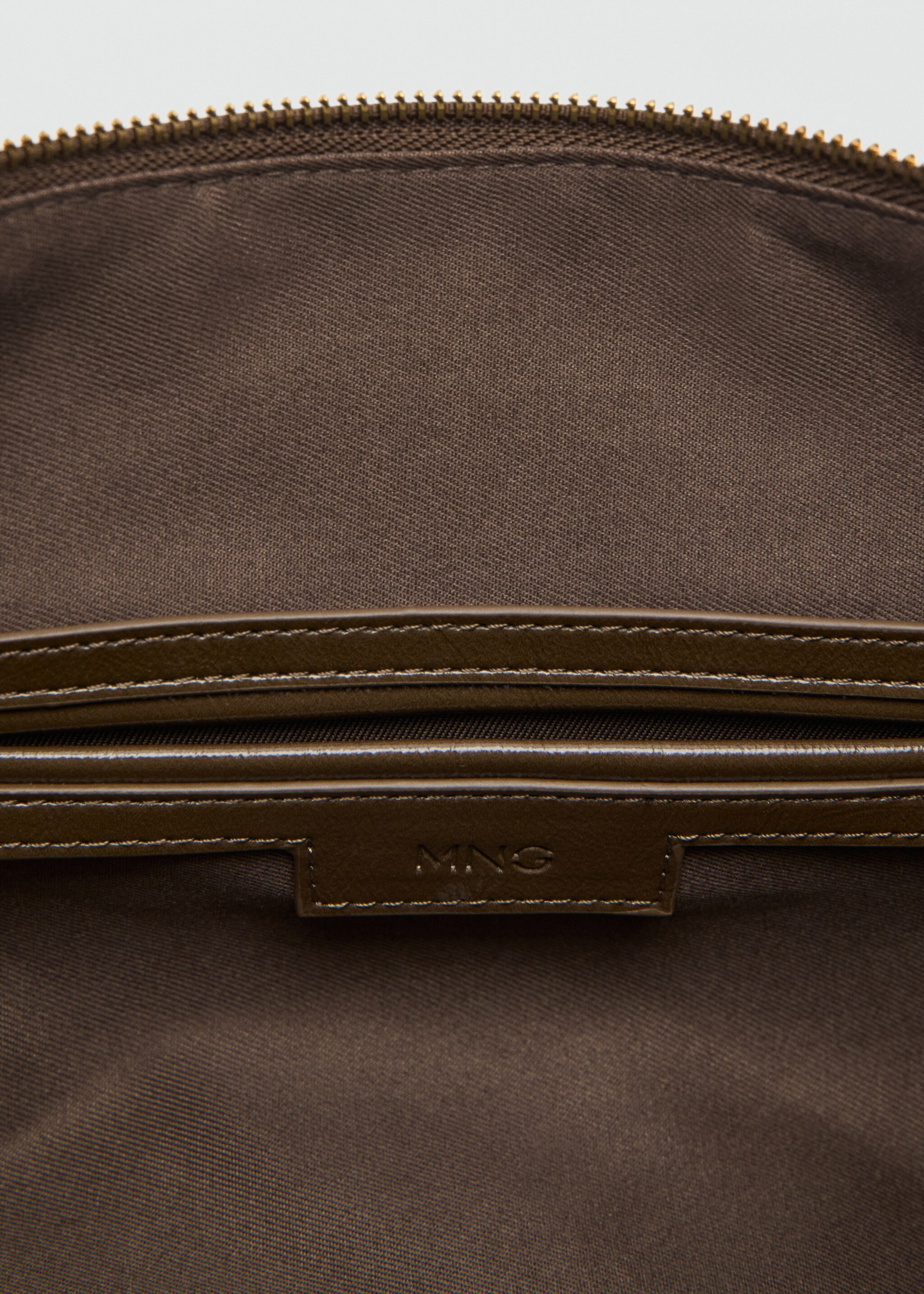 Shoulder bag with buckles detail - Details of the article 2, Khaki. Ref: 27031234-00.