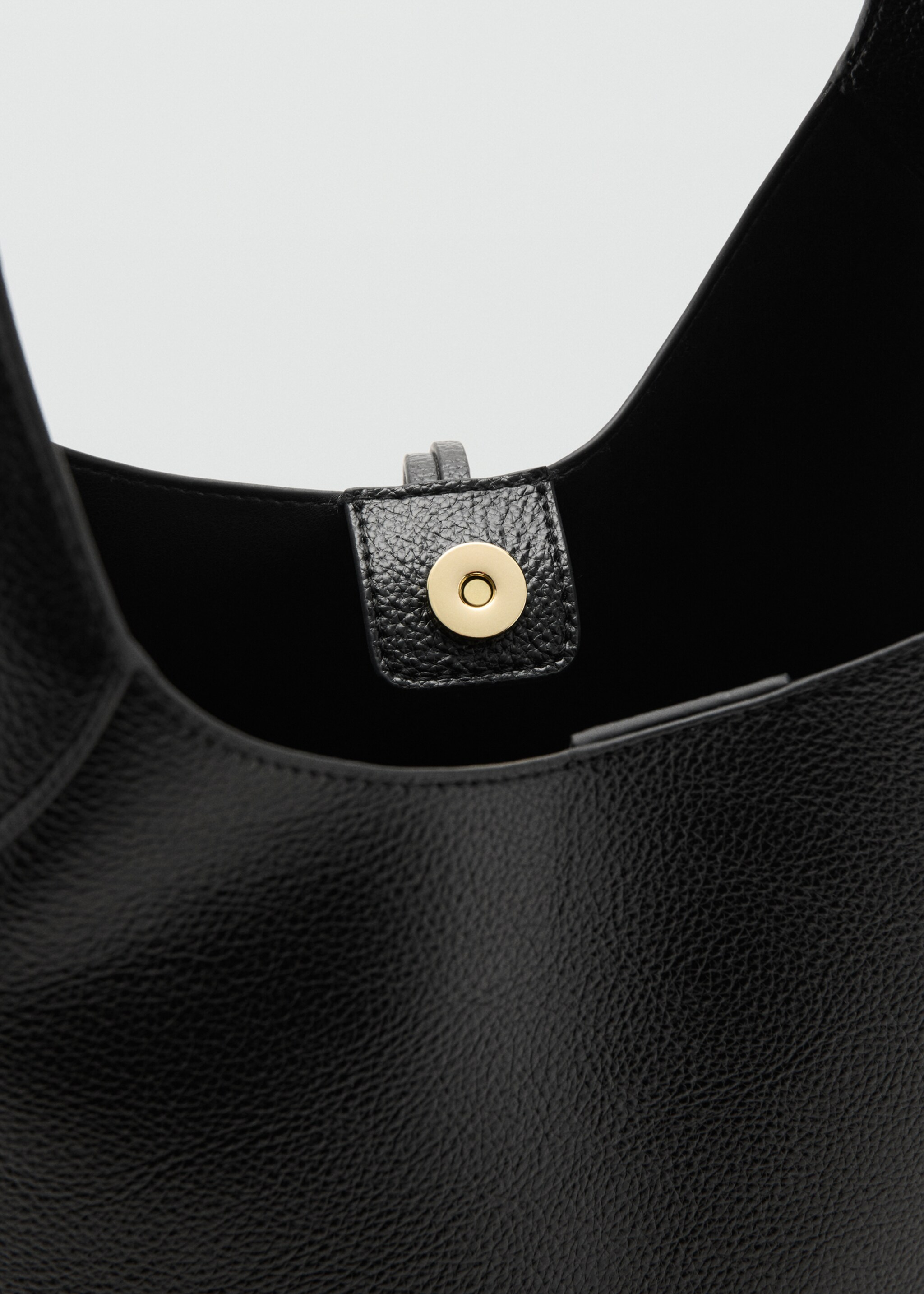 Shoulder bag with metal detail - Details of the article 1, Black. Ref: 27031237-00.