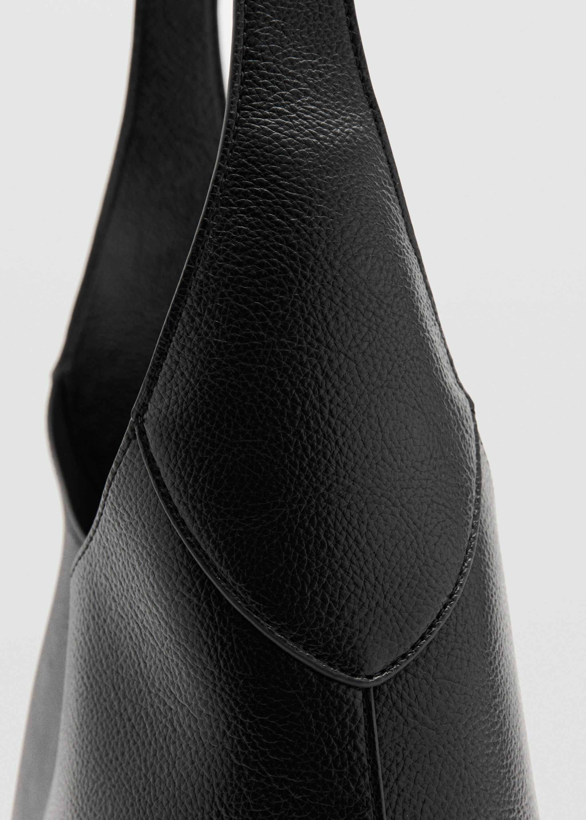 Shoulder bag with metal detail - Details of the article 2, Black. Ref: 27031237-00.