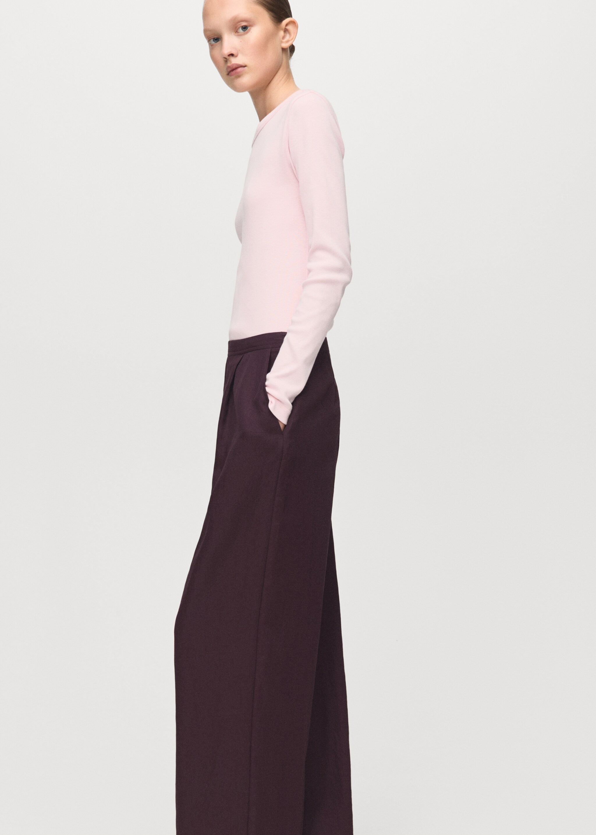 Palazzo trousers - Details of the article 1, Burgundy. Ref: 27031241-00.