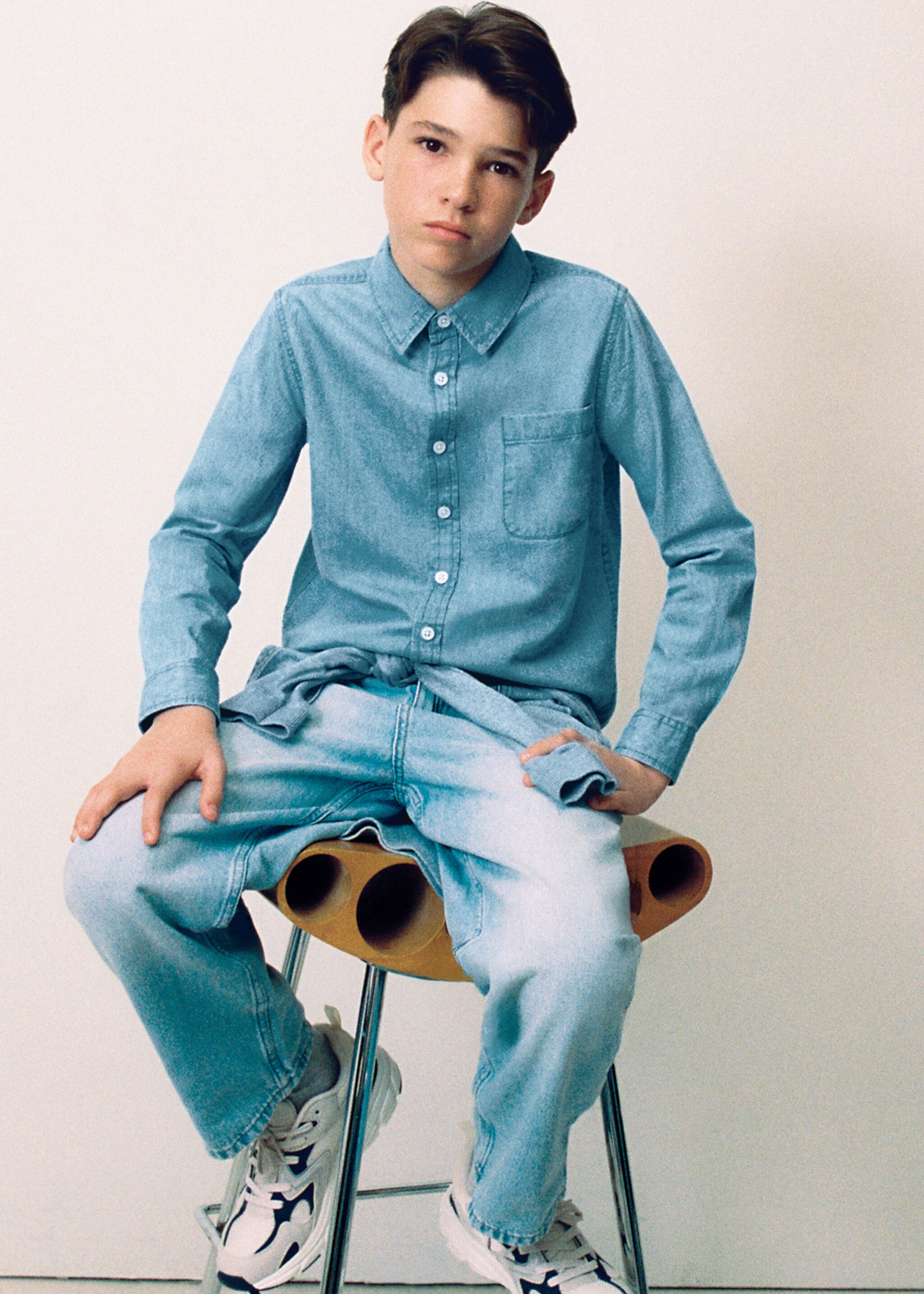 Mid-rise straight jeans - Details of the article 7, Light Blue. Ref: 27031242-00.