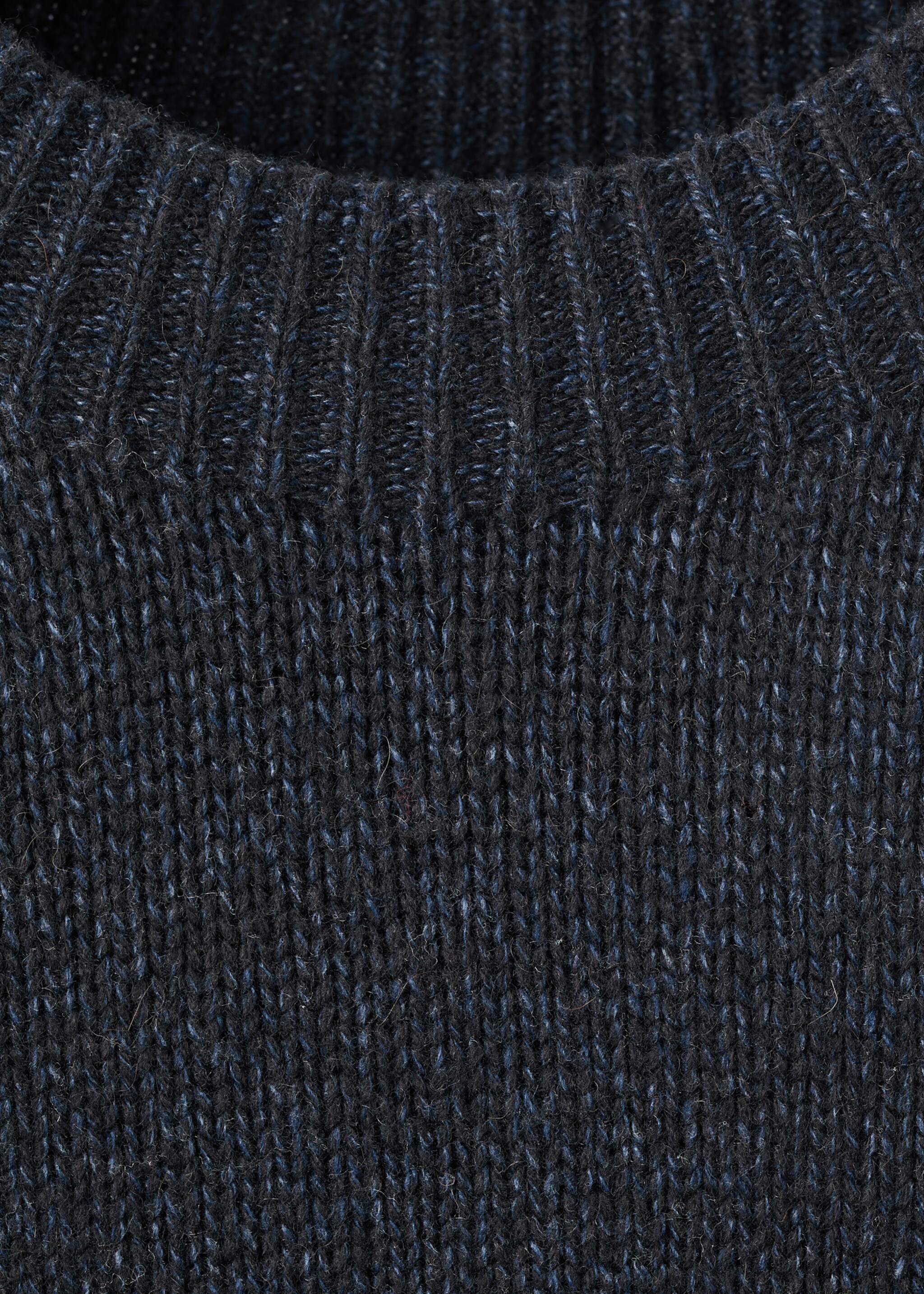 Structured wool-blend knitted sweater - Details of the article 8, Navy. Ref: 27031255-00.