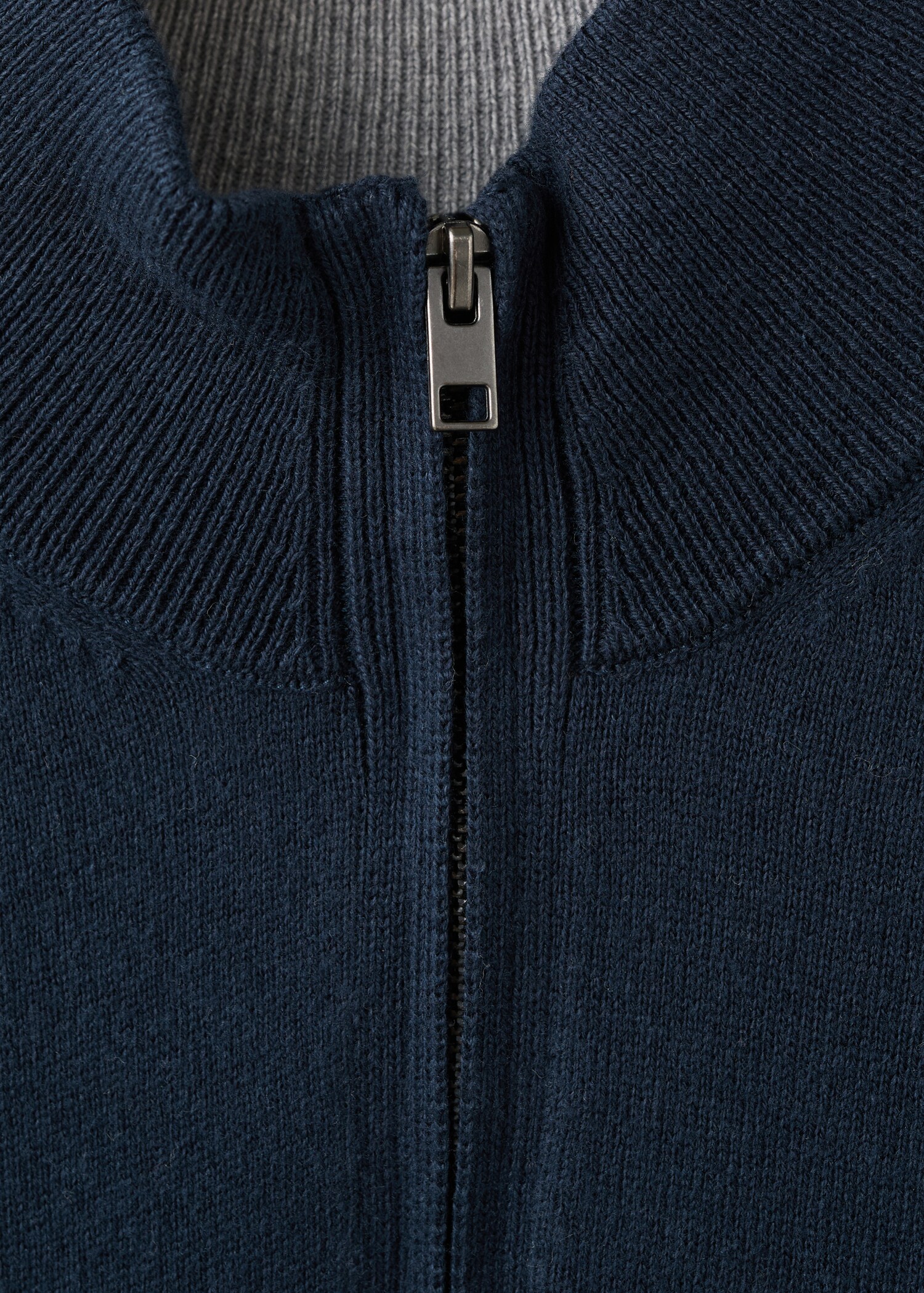 Zip neck jumper - Details of the article 8