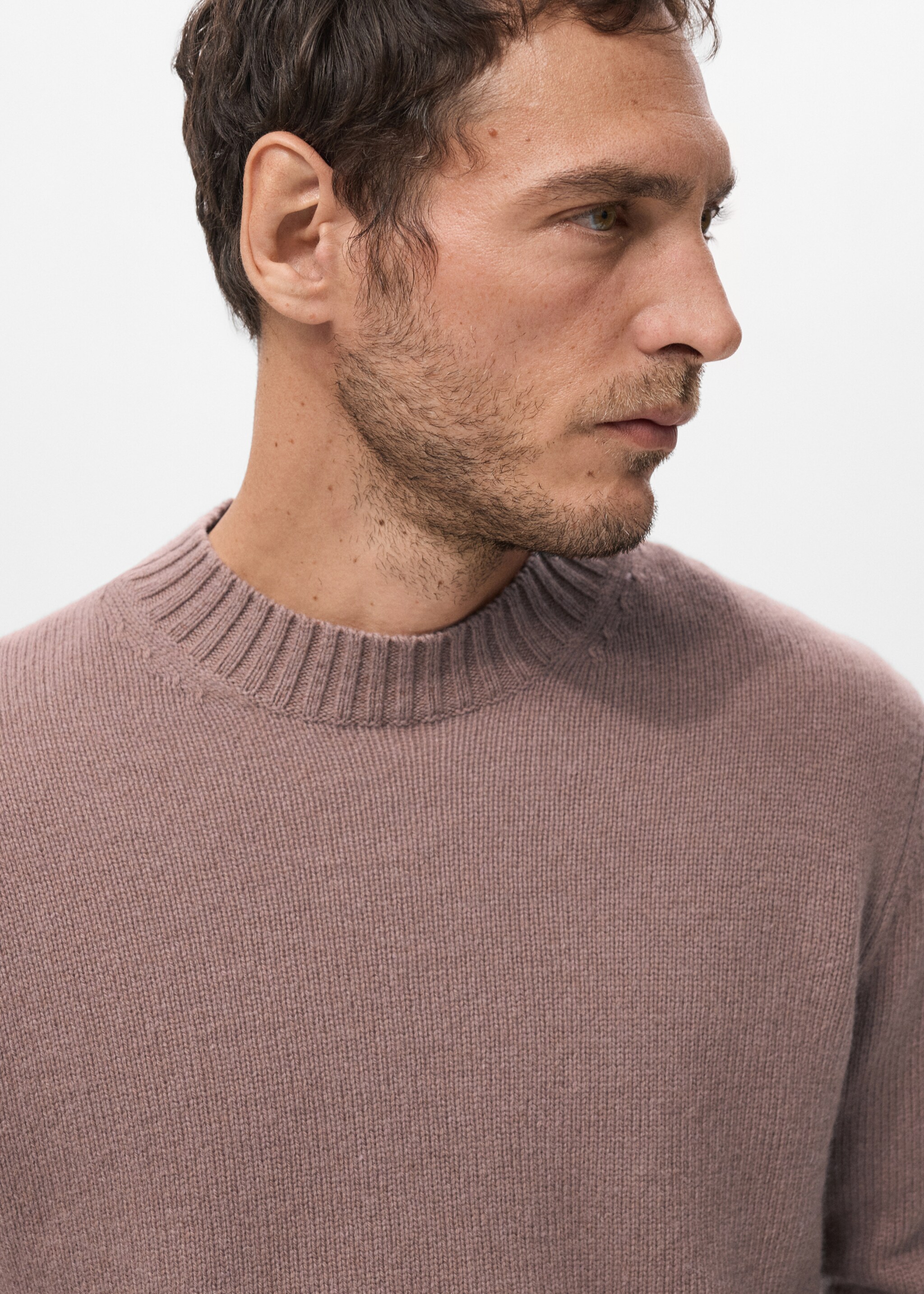 100% Italian wool knitted sweater - Details of the article 1, Pale Pink. Ref: 27031263-00.