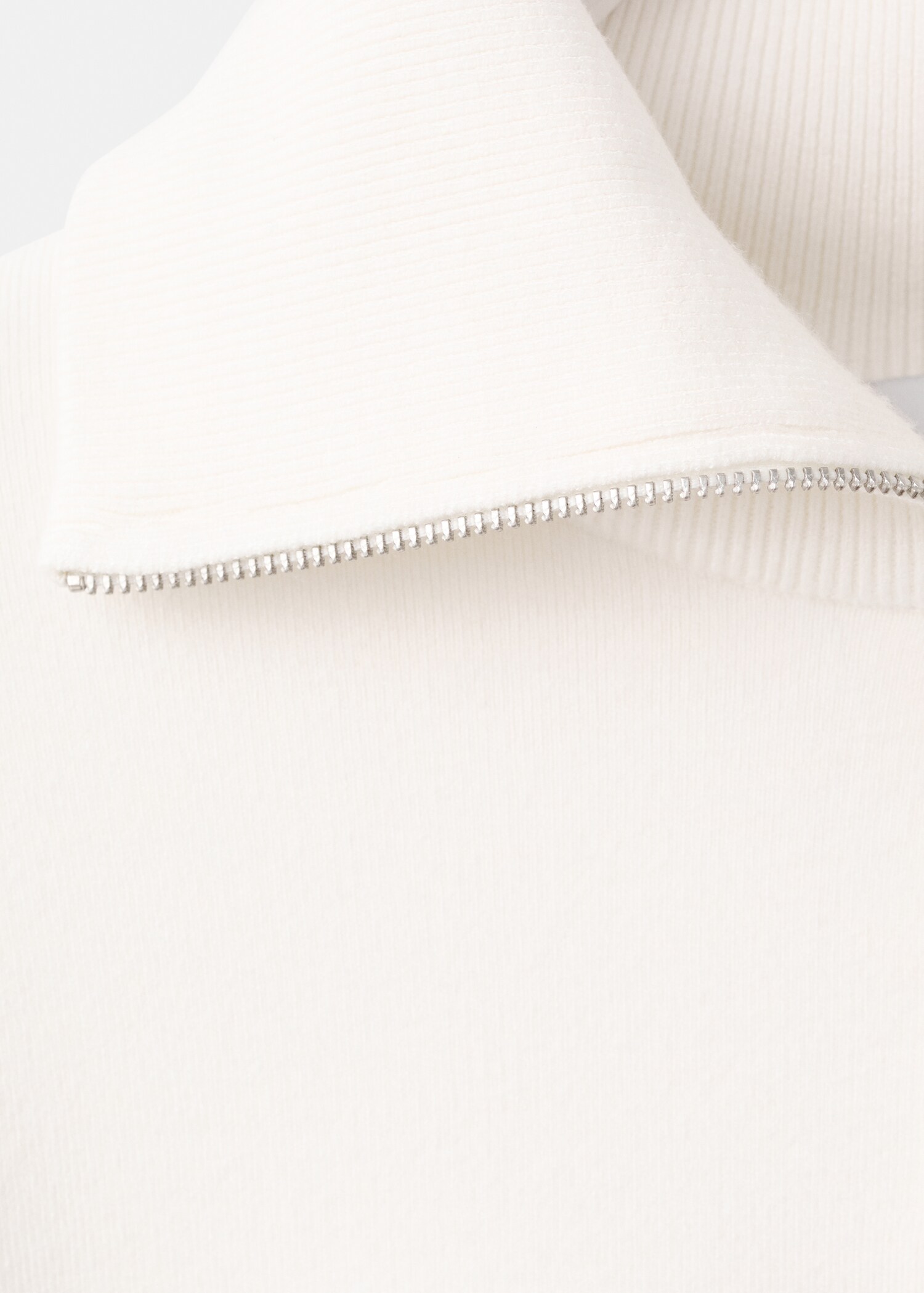 Bicolour high collar sweater - Details of the article 8