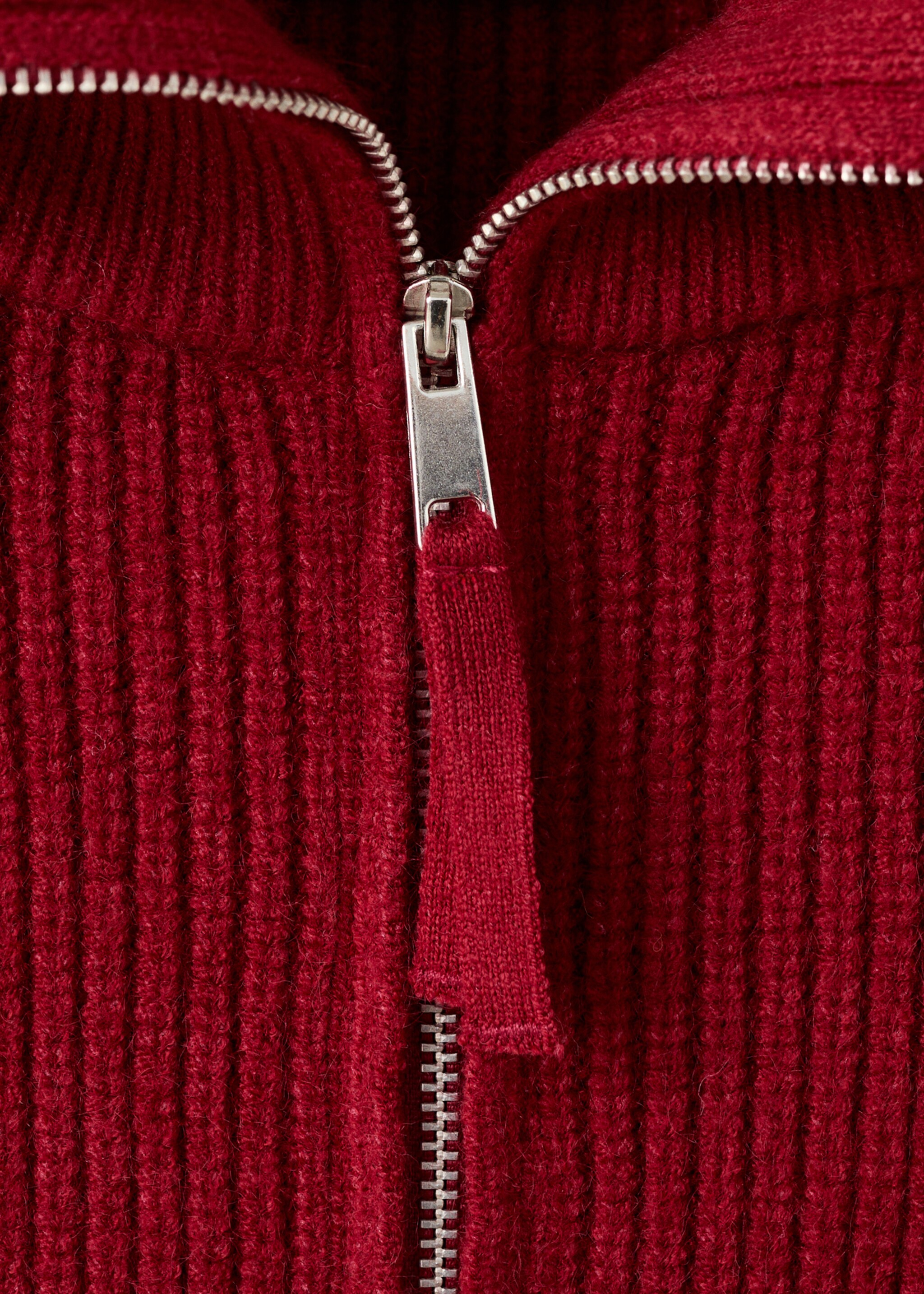 Sweater with funnel neck and zip - Details of the article 8, Maroon. Ref: 27031266-00.