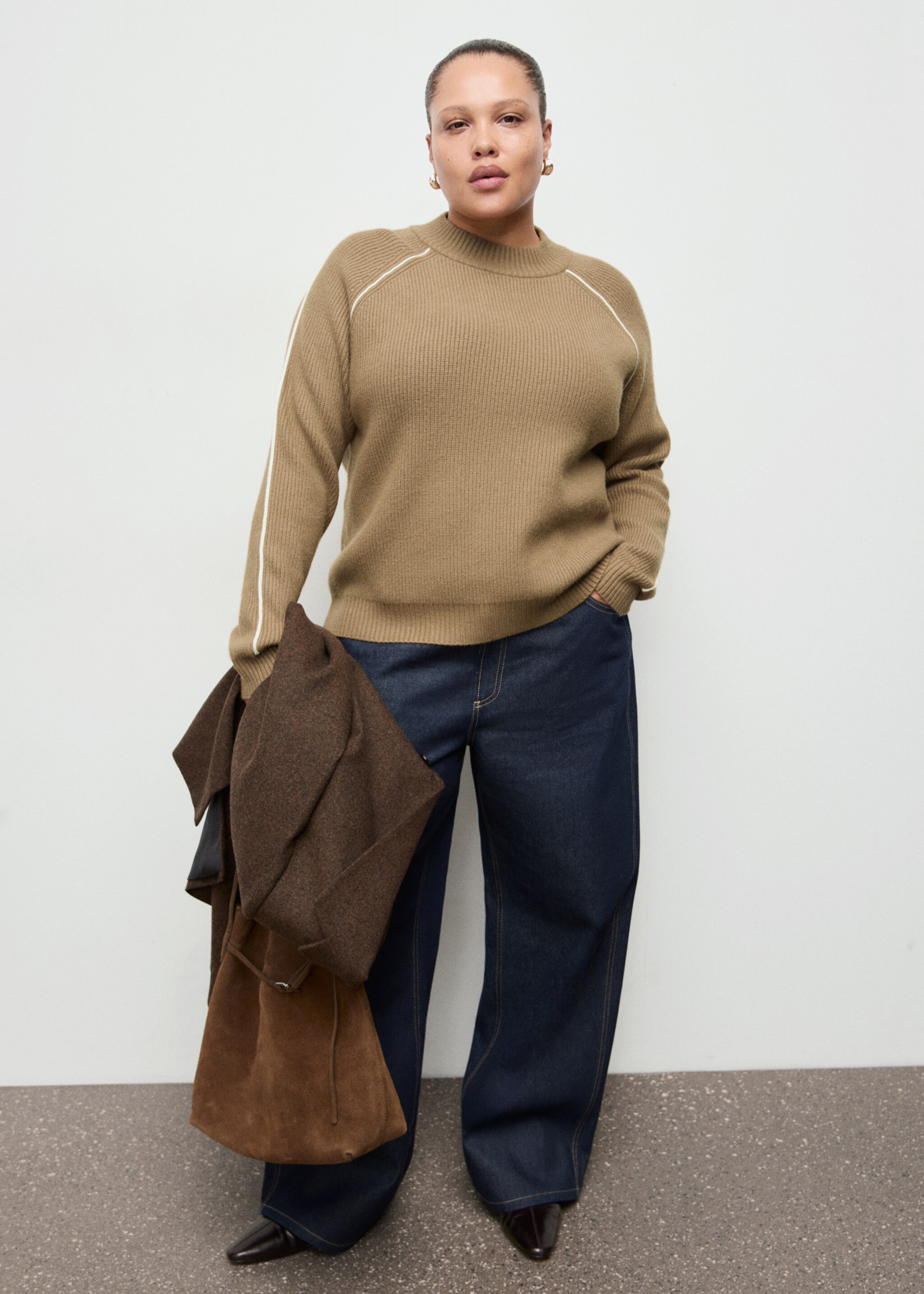 كنزة بياقة بيركنز بخطوط متباينة - تفاصيل المنتج 3, بني متوسط. Ref: 27031267-00.