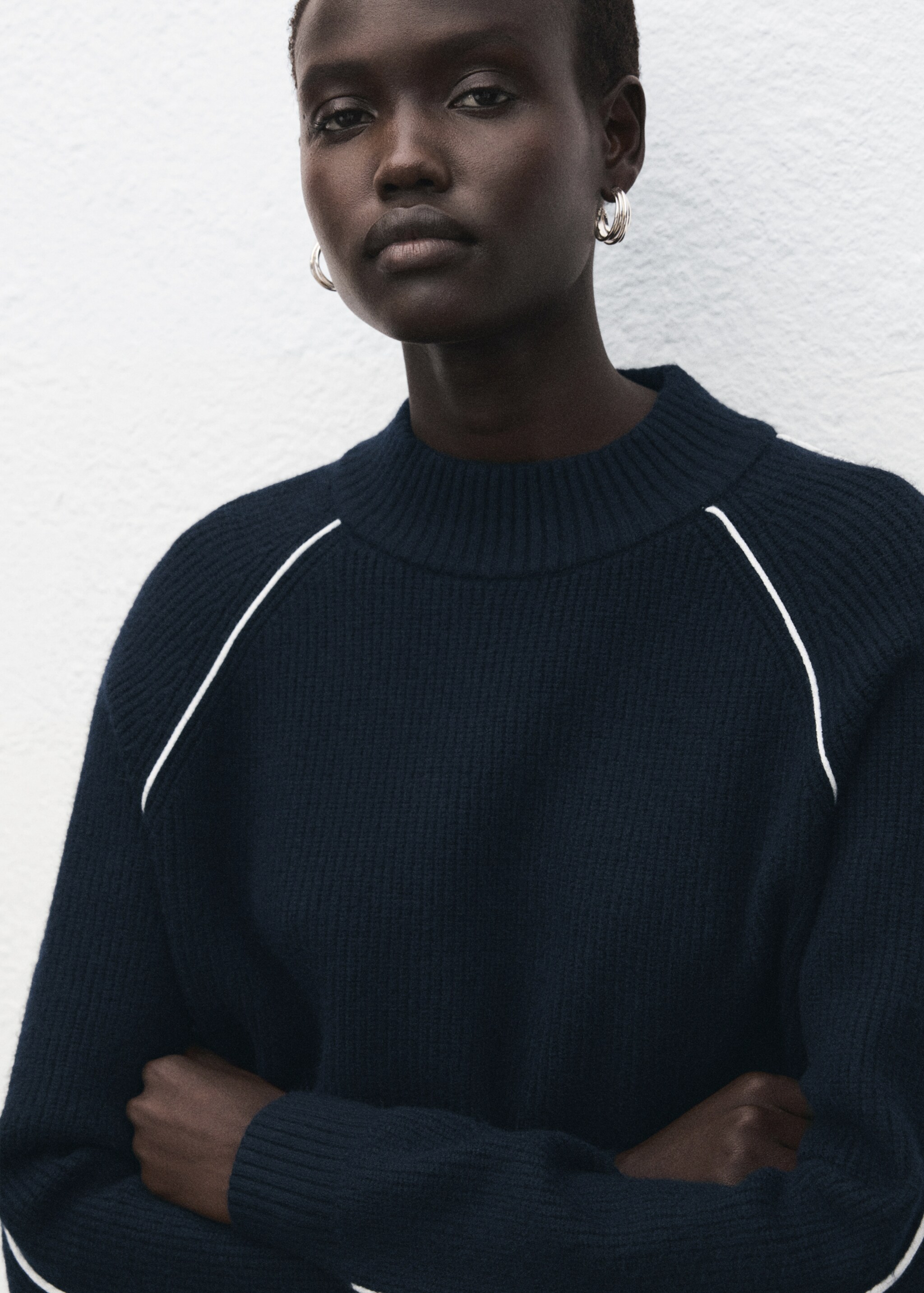 كنزة بياقة بيركنز بخطوط متباينة - تفاصيل المنتج 1, أزرق غامق. Ref: 27031267-00.