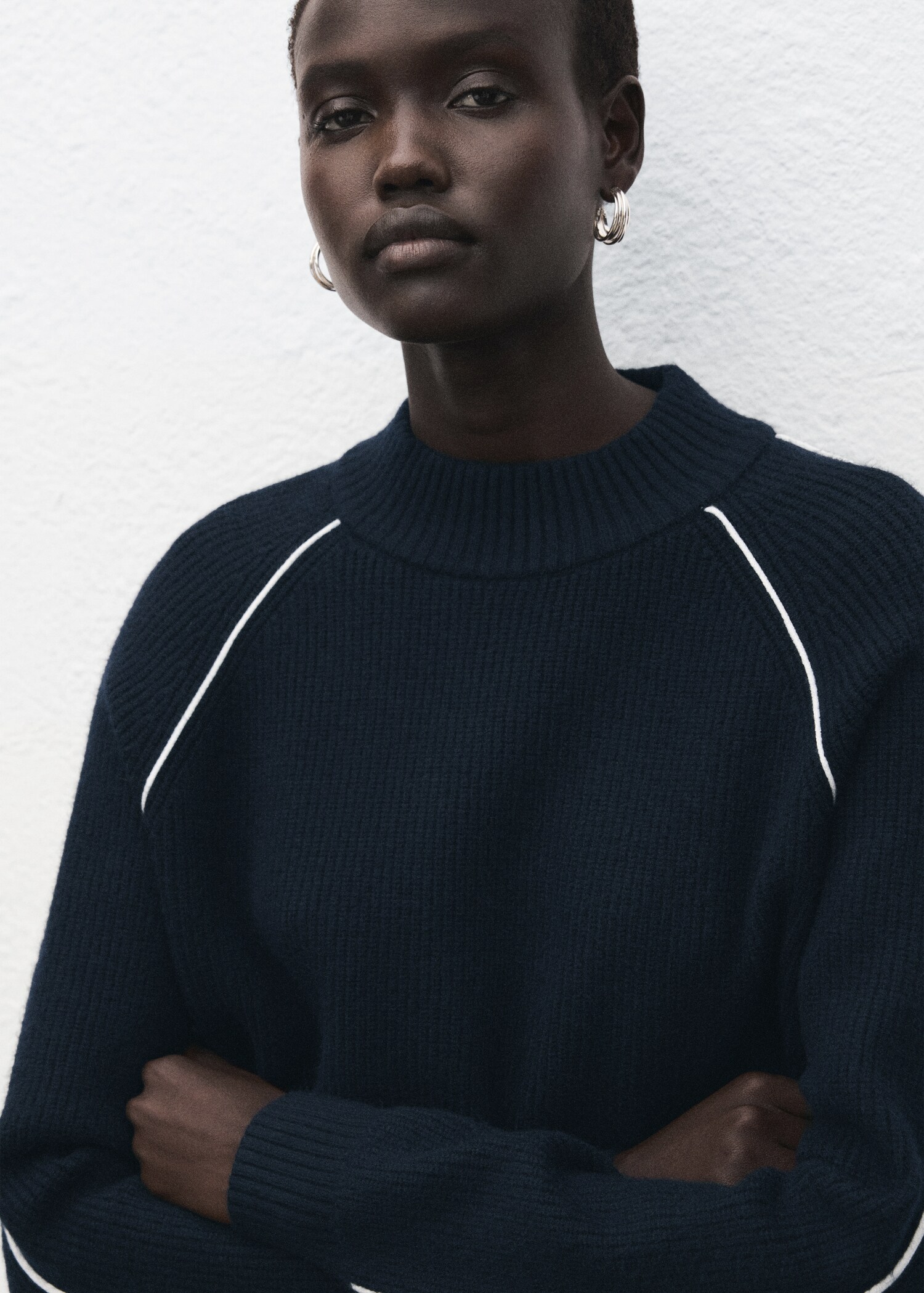 كنزة بياقة بيركنز بخطوط متباينة - تفاصيل المنتج 1