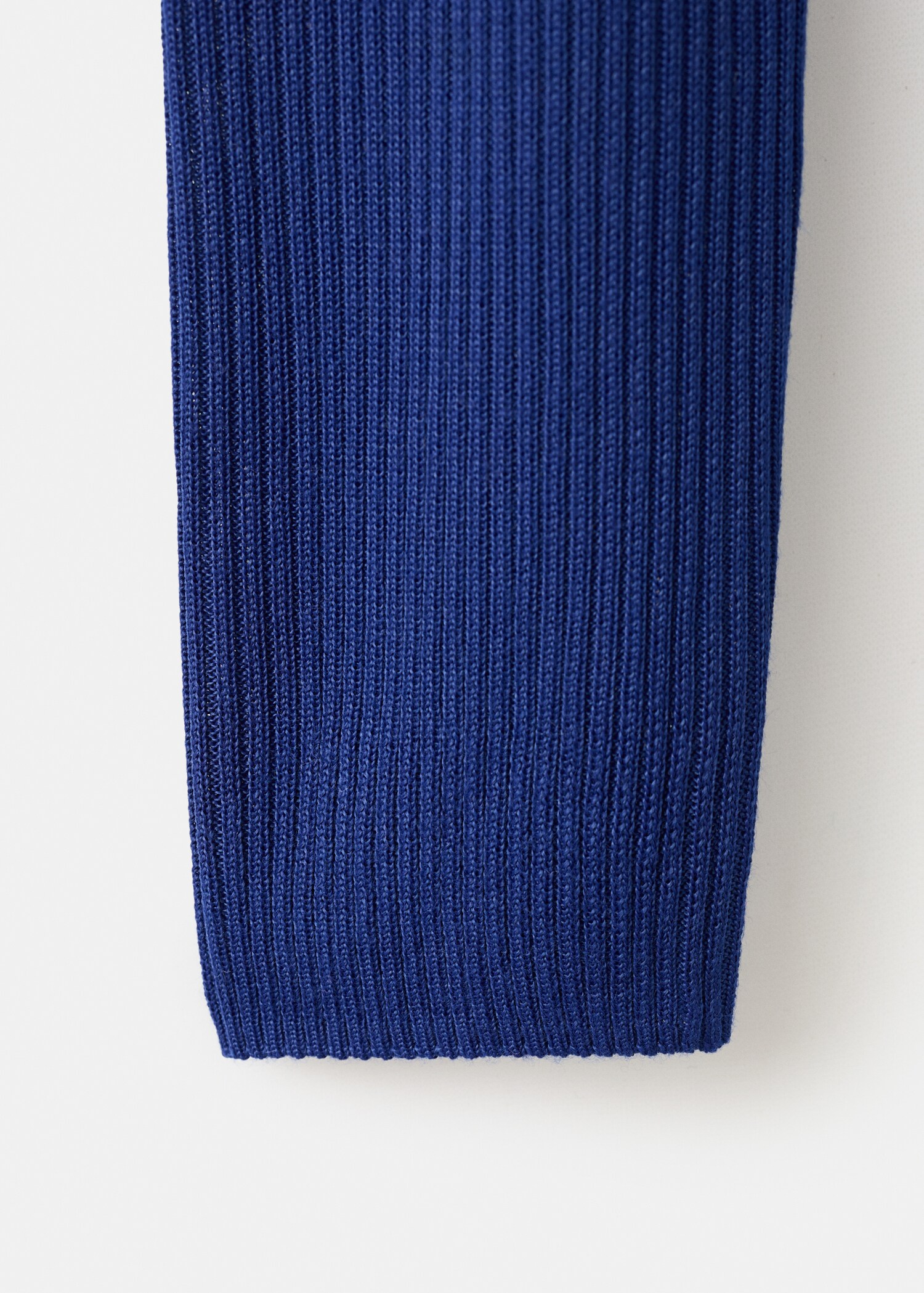 Sweater with asymmetrical turtleneck - Details of the article 0