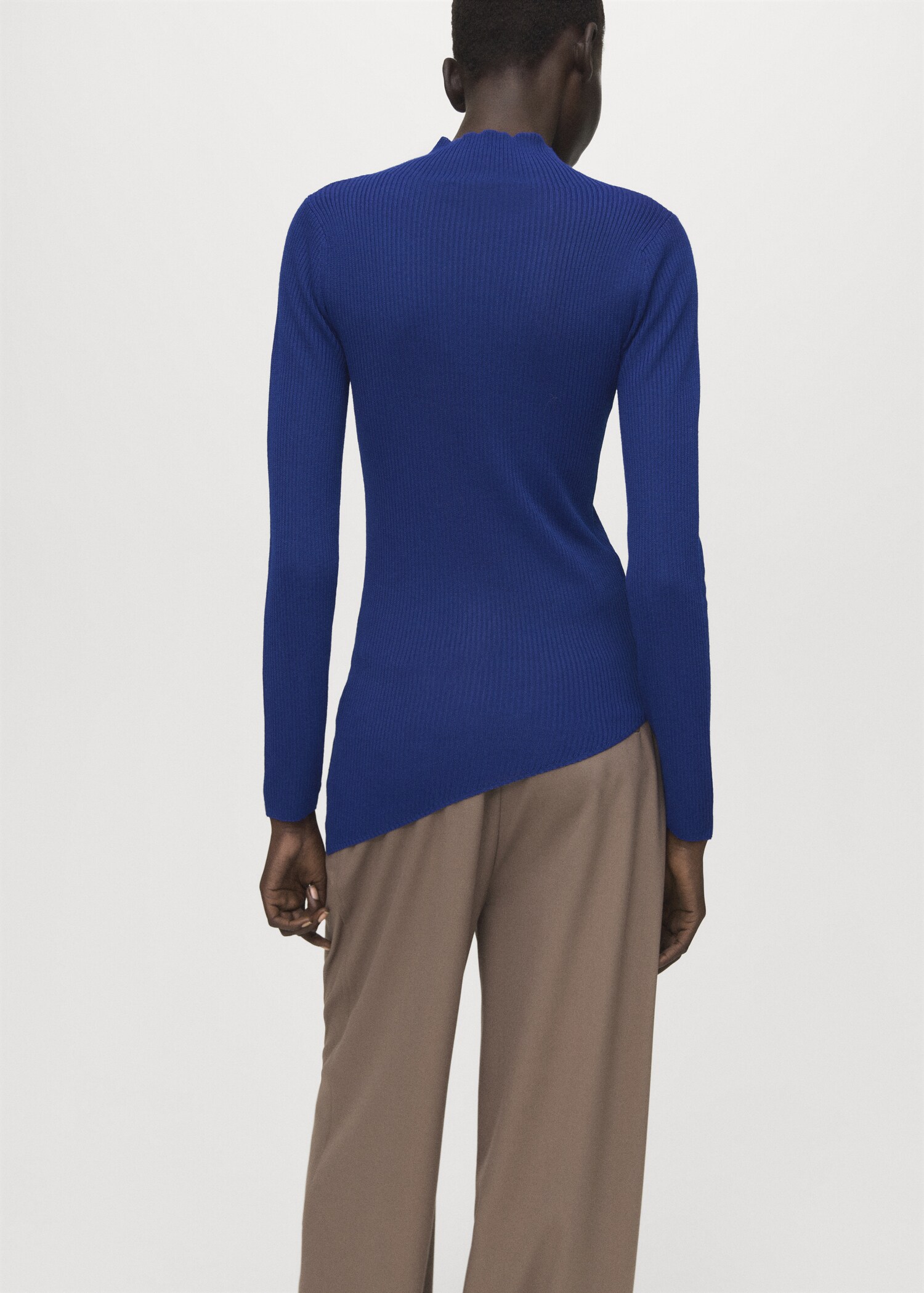 Sweater with asymmetrical turtleneck - Reverse of the article