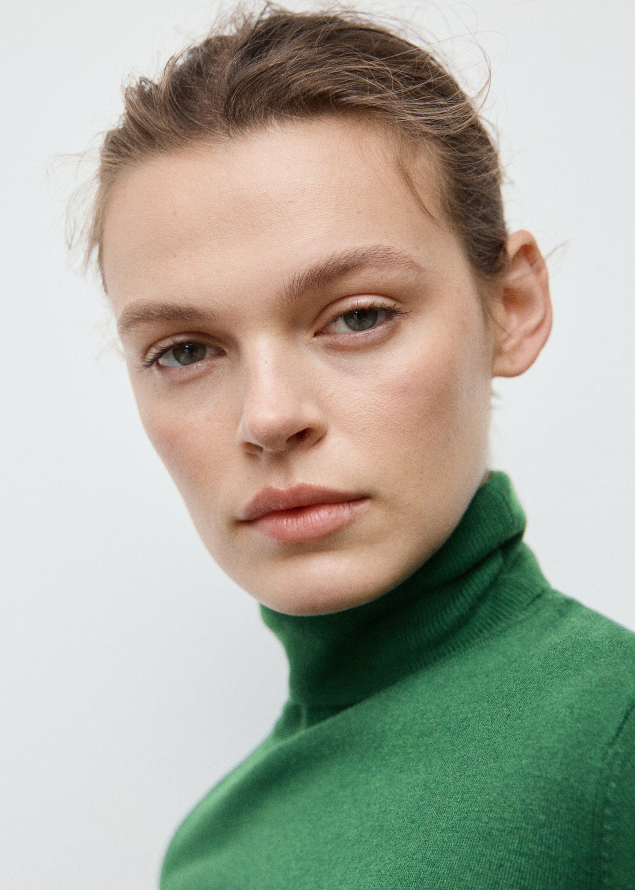 Turtleneck knitted sweater - Details of the article 1, Dark Green. Ref: 27031274-00.