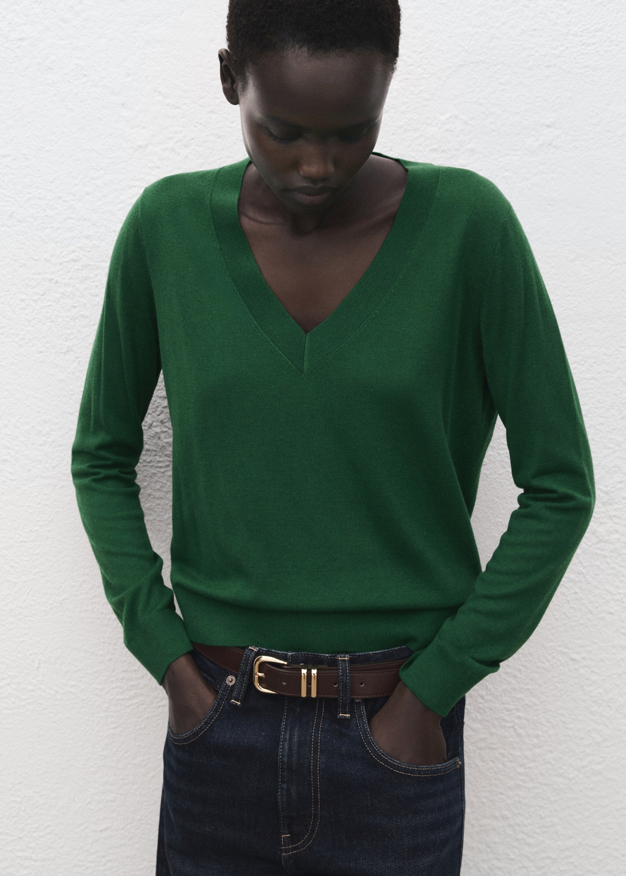 V-neck knit sweater - Medium plane, Dark Green. Ref: 27031276-00.