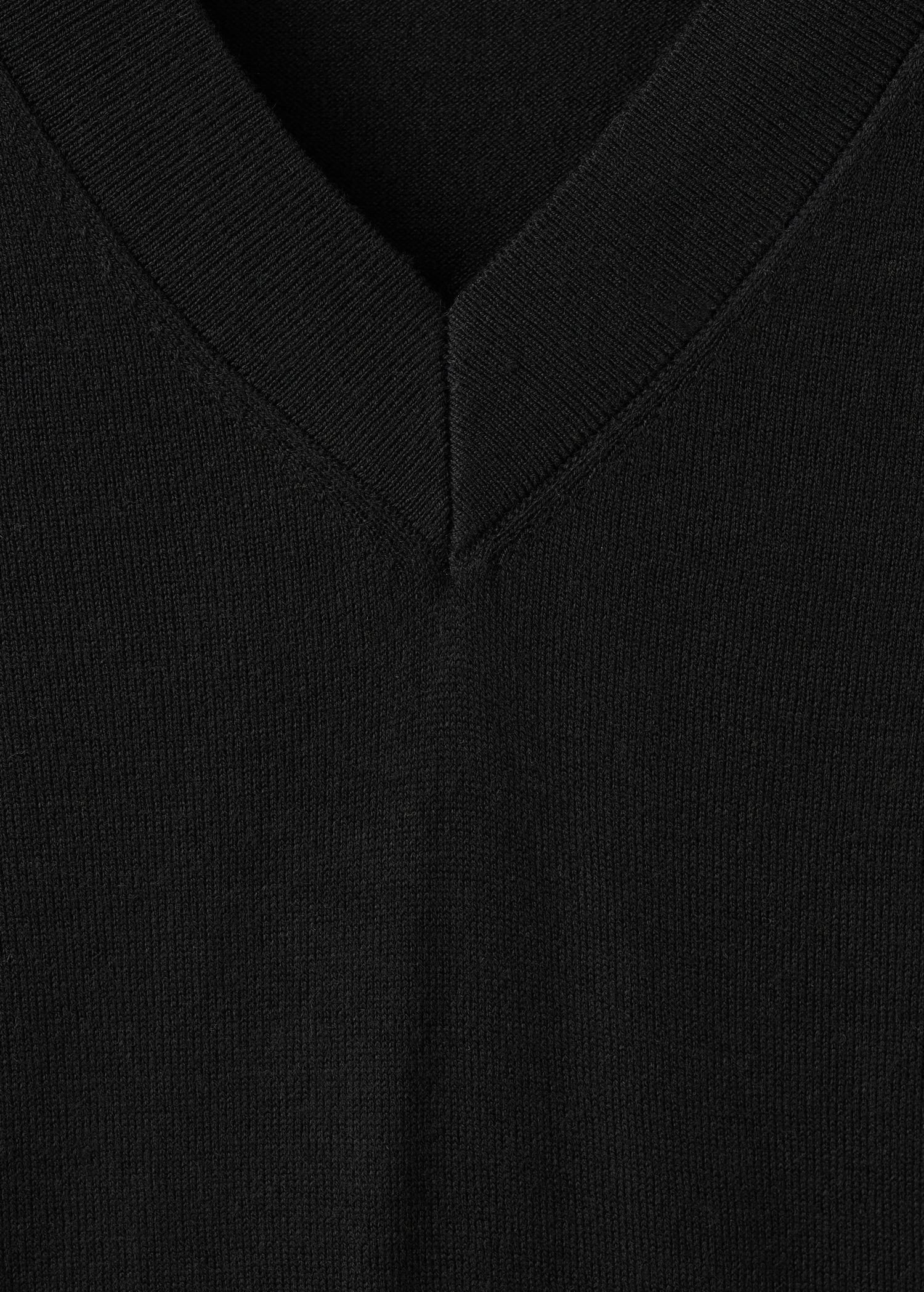 V-neck knit sweater - Details of the article 8