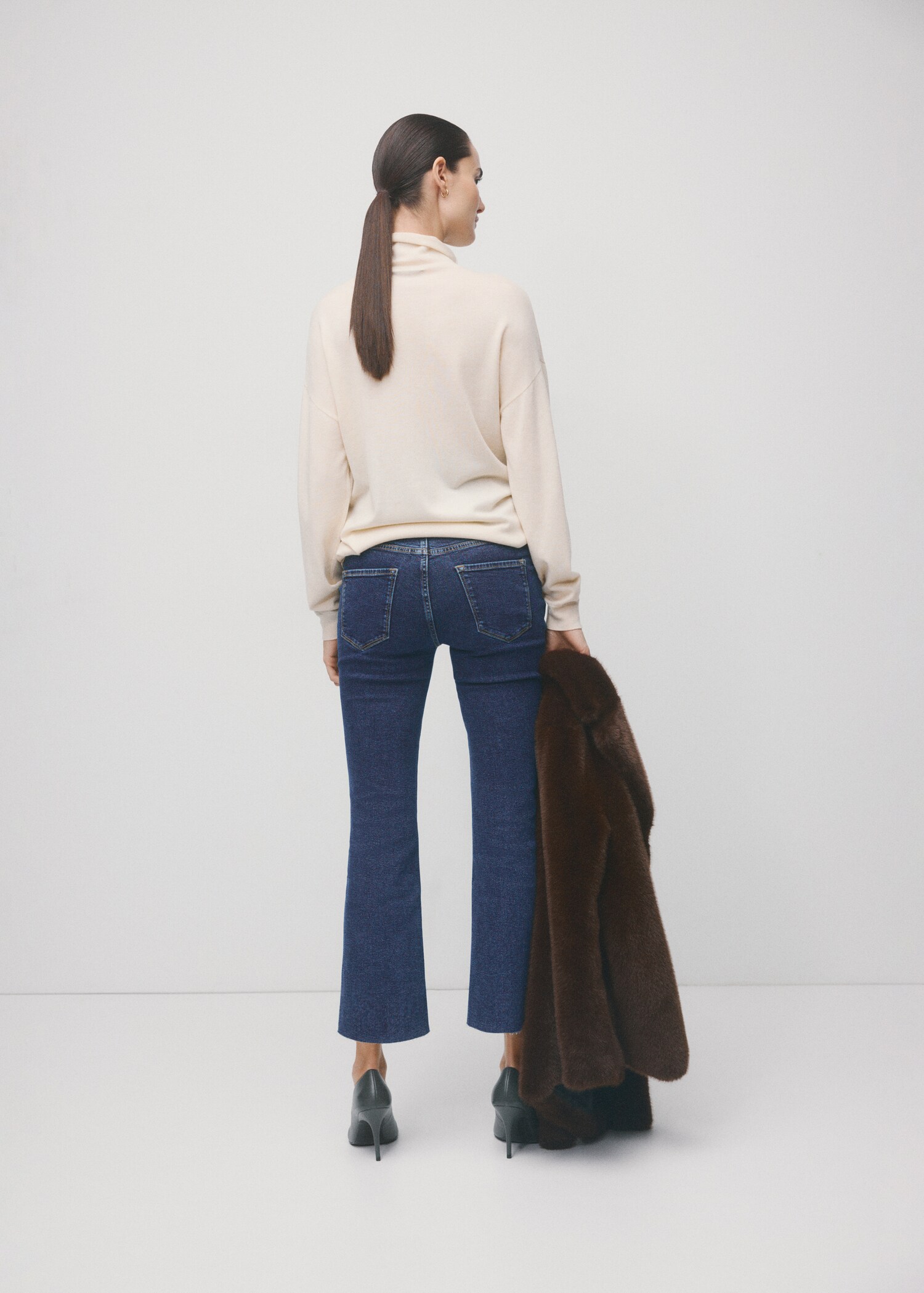 Flared cropped positiejeans - Achterkant van het artikel