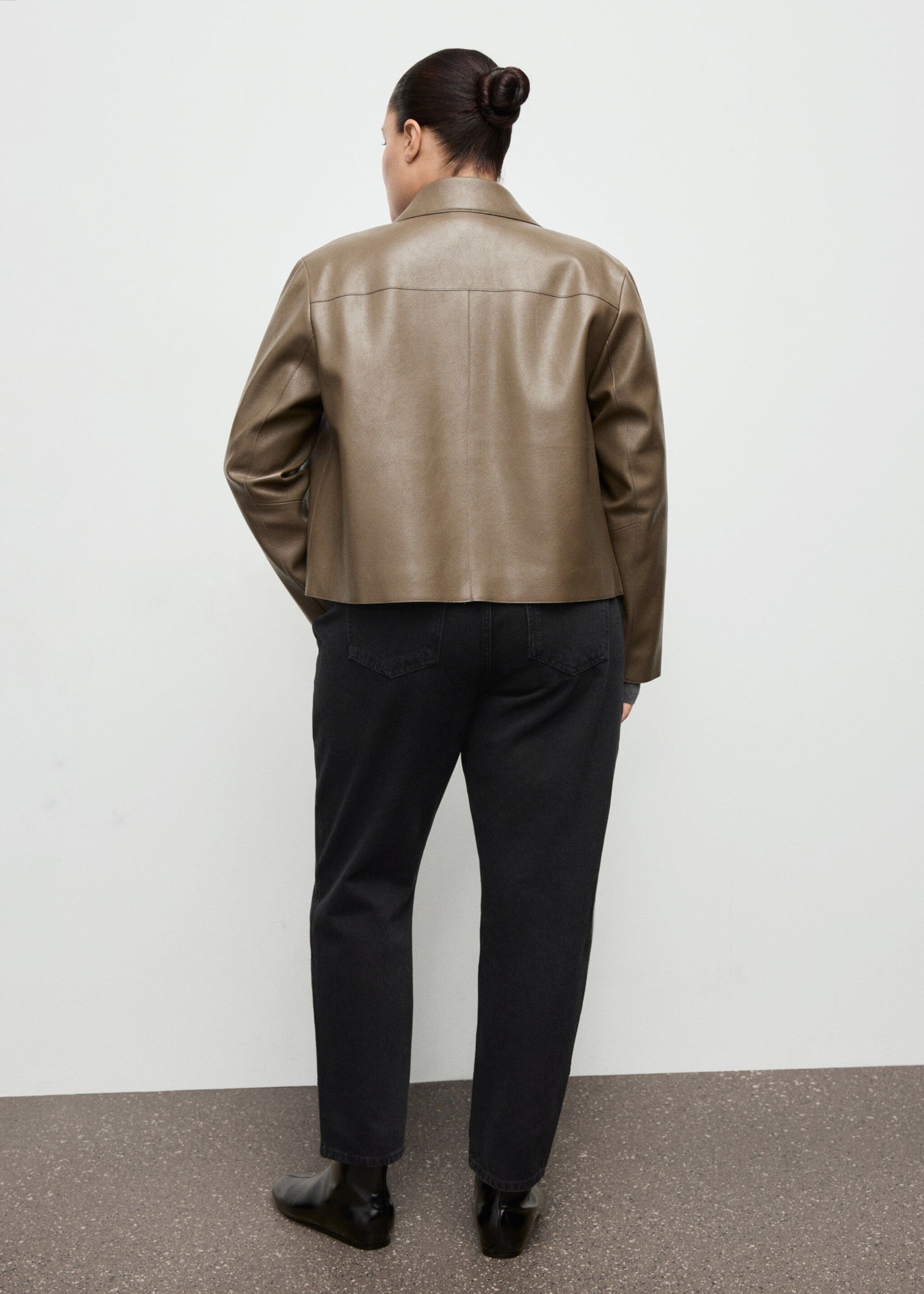 Mom2000 high-rise jeans - Details of the article 4, Black denim. Ref: 27031283-00.