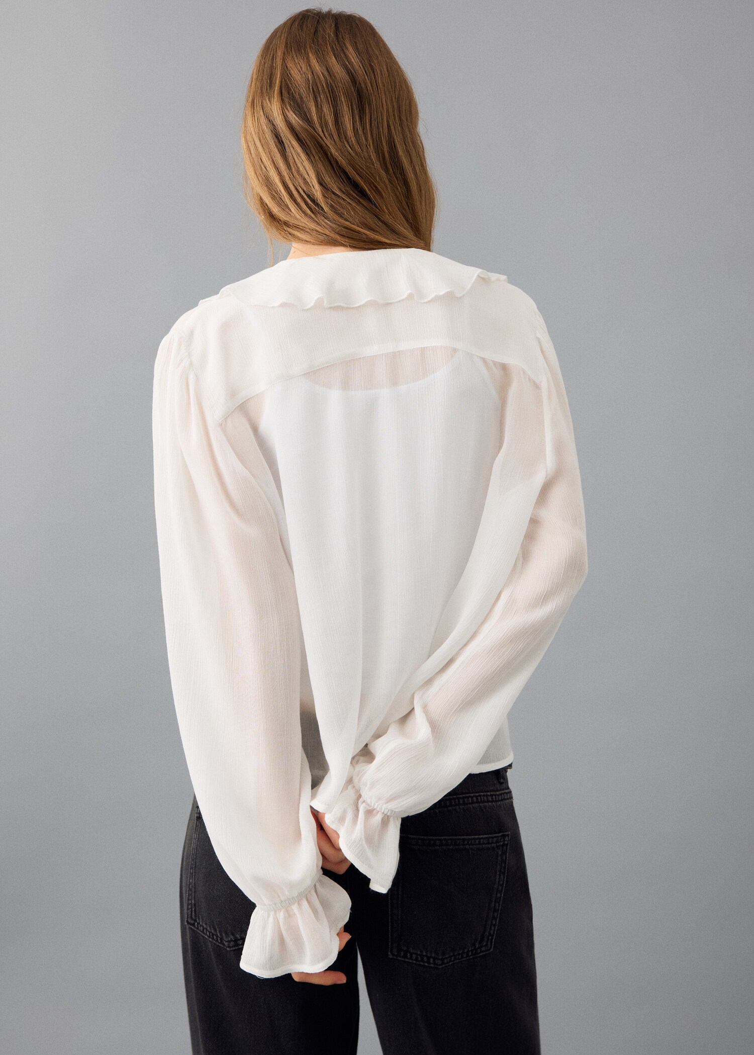 Fluid ruffled blouse - Reverse of the article