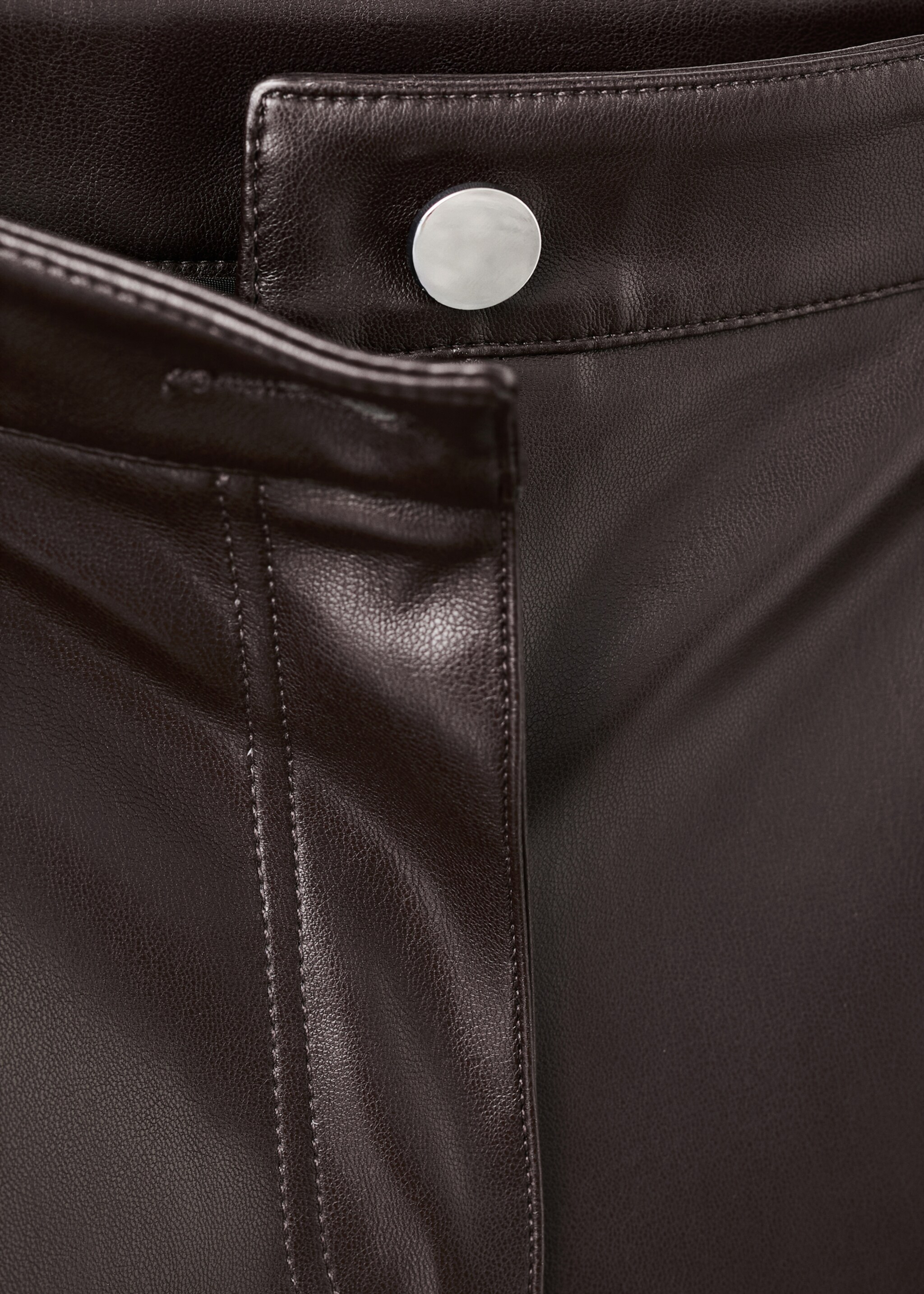 Faux-leather flared trousers - Details of the article 8, Chocolate. Ref: 27031295-00.